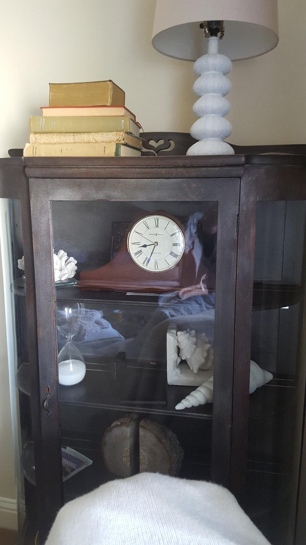 Howard Miller Christopher Mantel Clock - Hardwood Table Clock, Quartz Movement, Westminster Chime, Brass Bezel, Roman Numerals, Battery Powered customer photo 2
