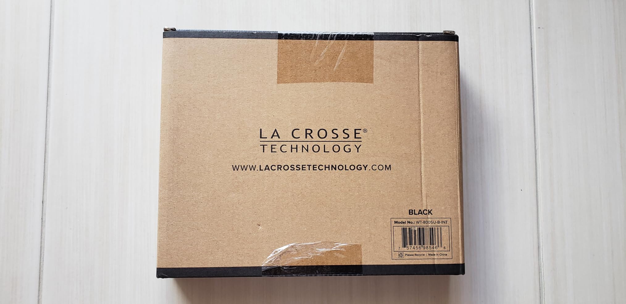 La Crosse Technology Atomic Wall/Table Clock, 7.2-inch H x 8.95-inch W x 1.2-inch D (WT-8005U-B) customer photo 2
