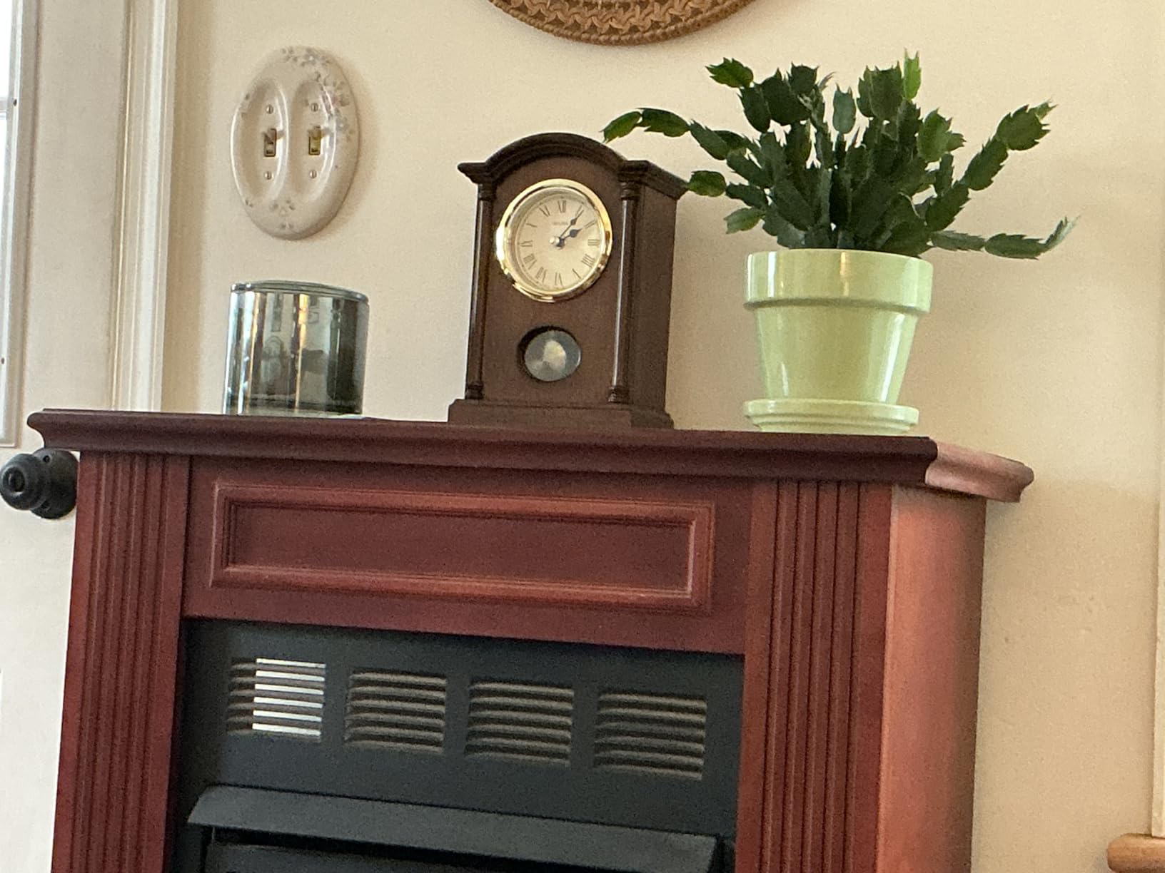 Bulova Dalton Chiming Pendulum Table Clock - Walnut Finish, Gold-Tone Accents customer photo 1