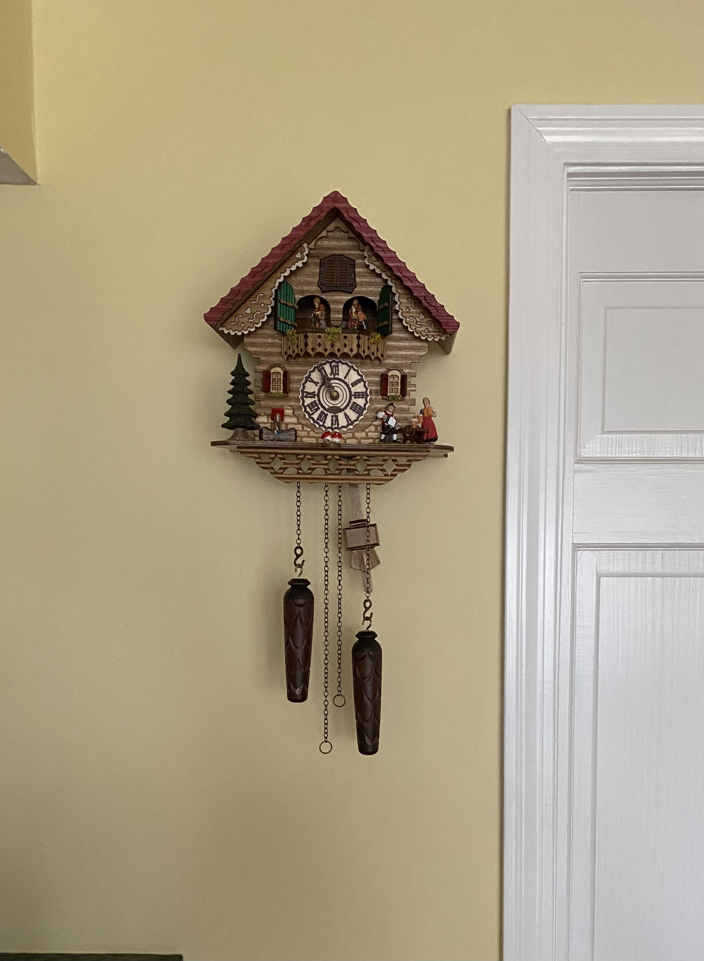 Trenkle Quartz Cuckoo Clock Black Forest House with Music, Turning Dancers TU 474 QMT HZZG customer photo 1