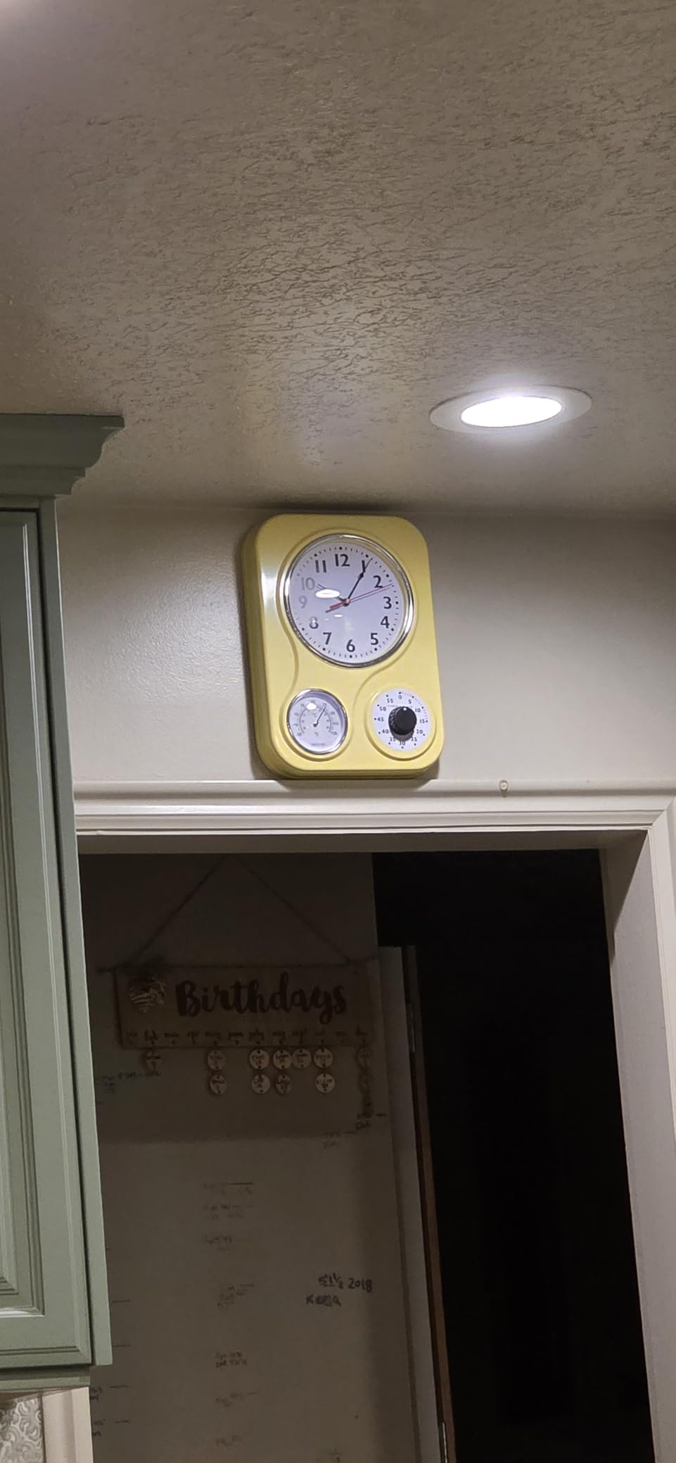 Lily's Home - 9 Inch x 12.5 Inch - Retro Kitchen Wall Clock, Vintage Wall Clock with a Thermometer and 60-Minute Timer, Ideal for Any Kitchen, Office, or Diner (Yellow) customer photo 1