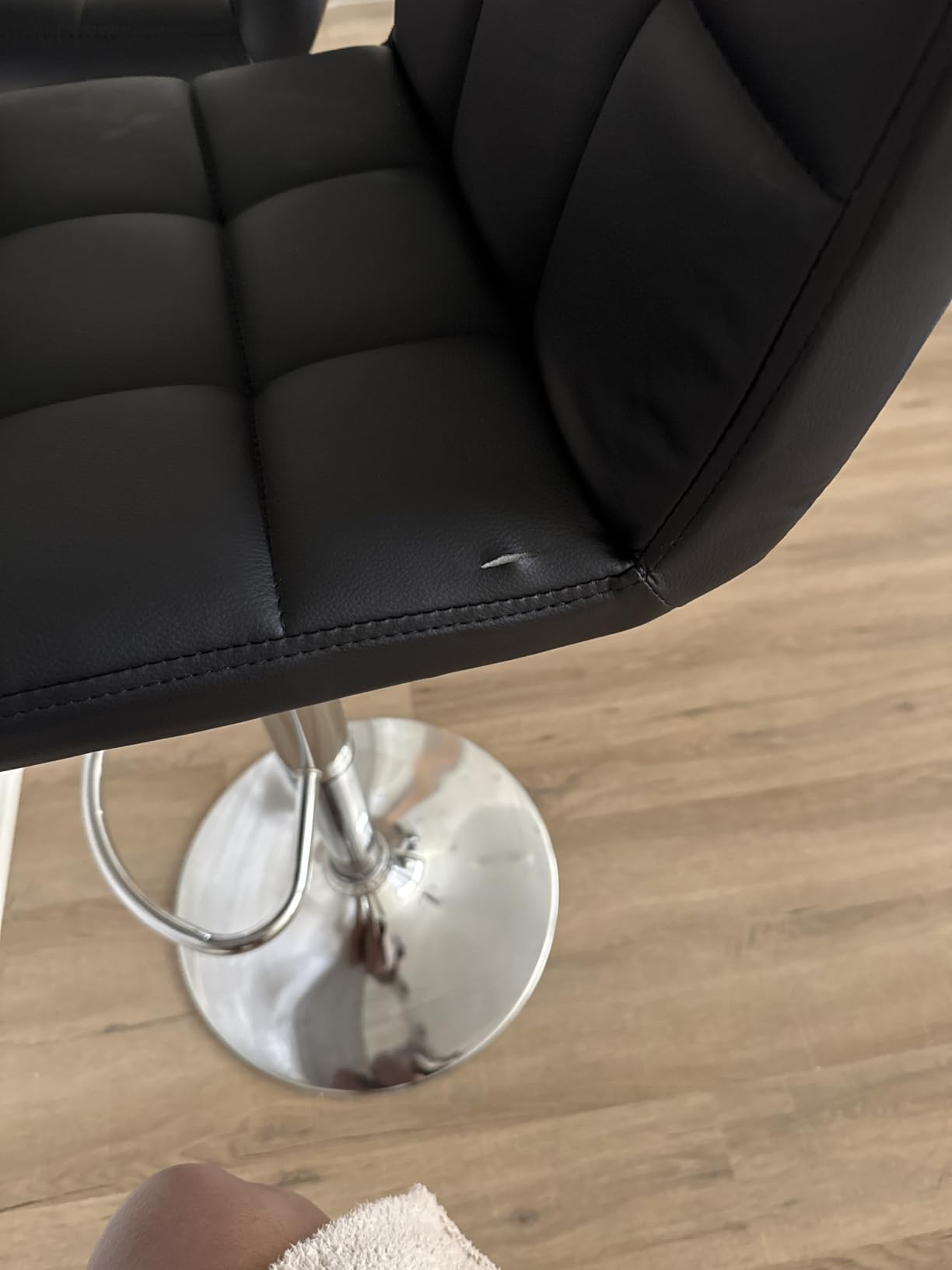 Homall Bar Stools Set of 2, Modern PU Leather Adjustable Swivel Barstools with Back & Metal Base, Upholstered Hydraulic Island Chairs, Armless Counter Height Bar Stools for Kitchen (Black) customer photo 2