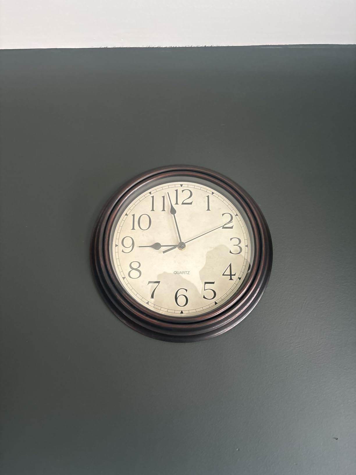Foxtop Retro Silent Non-Ticking Round Classic Clock Quartz Decorative Battery Operated Wall Clock 12 Inch (Bronze) customer photo 2