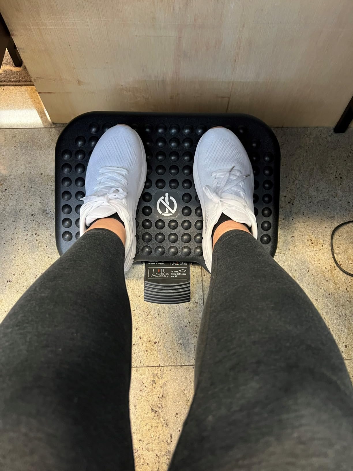 Mind Reader Foot Rest, Under Desk at Work, Ergonomic, Height Adjustable, Office, Plastic, 17
