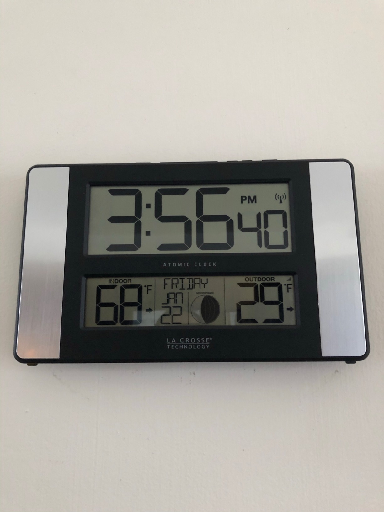 La Crosse Technology 513-1417AL-INT Atomic Clock w Outdoor Temp, Grey/Black customer photo 2