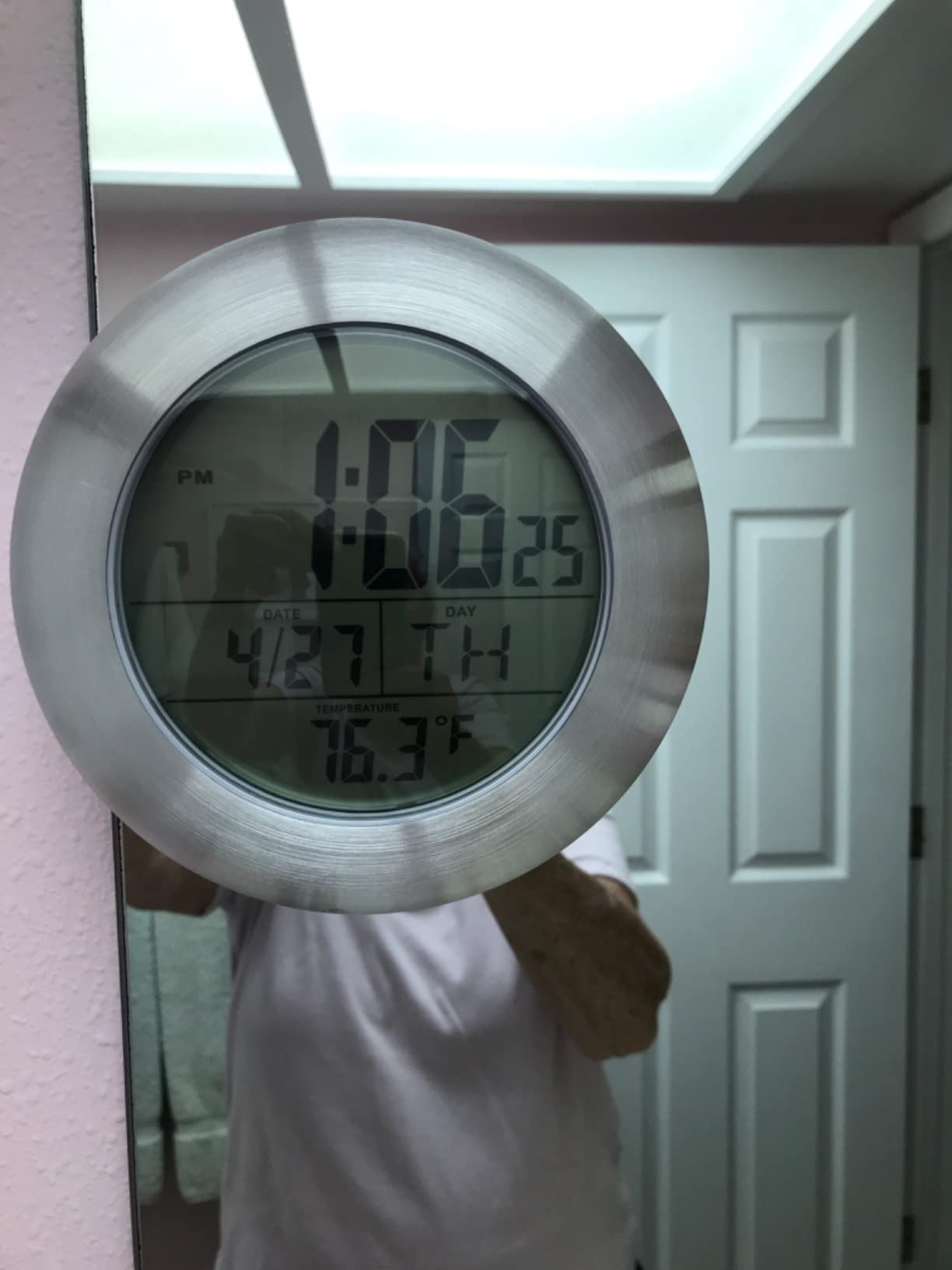 Extra Large Shower Clock with Suction Cups, Date and Temperature, Water Resistant Clock for Bathroom customer photo 2