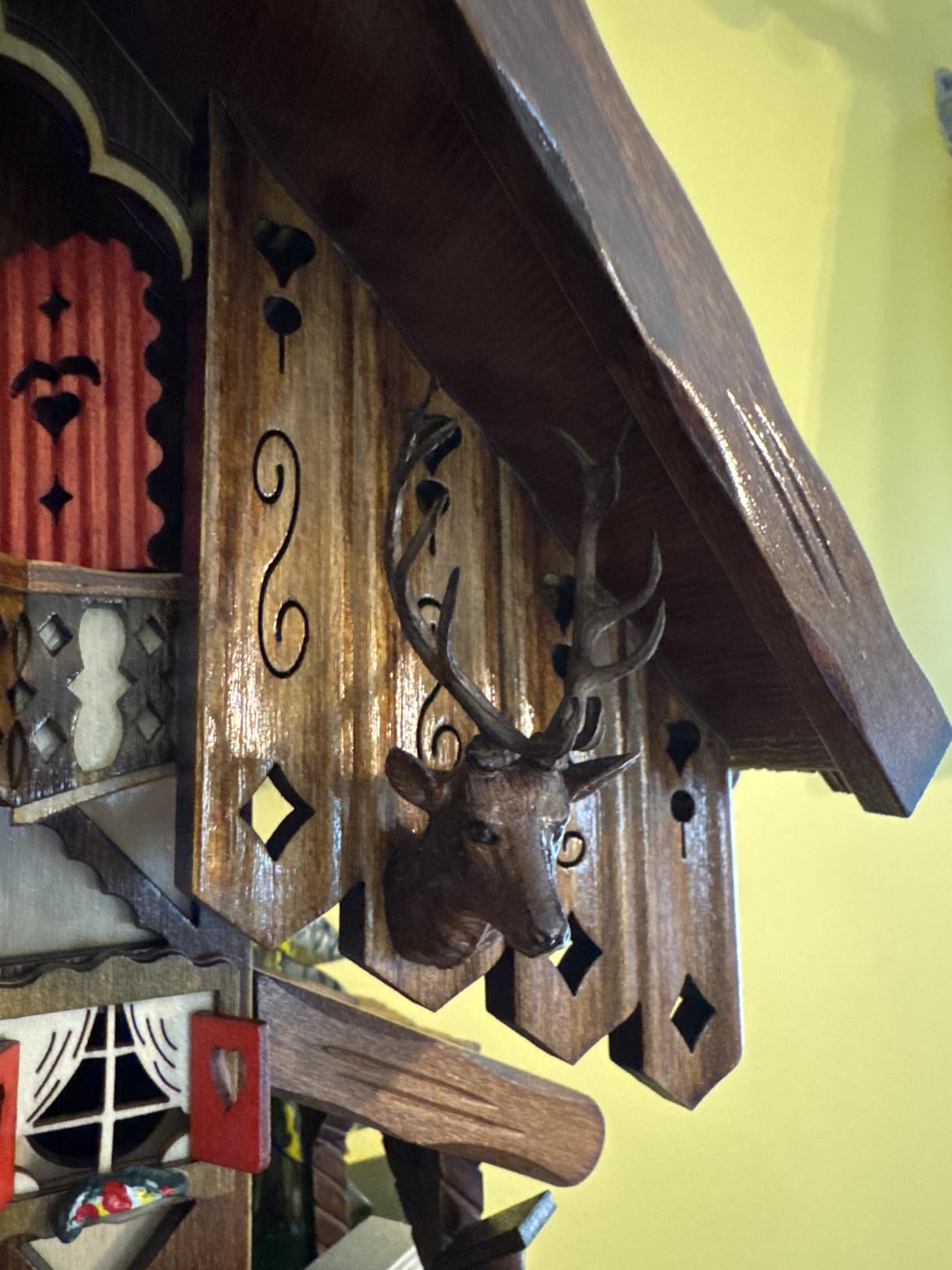 Engstler Quartz Cuckoo Clock Black Forest House with Music, Dancers and Moving Train EN 48710 QMT customer photo 2