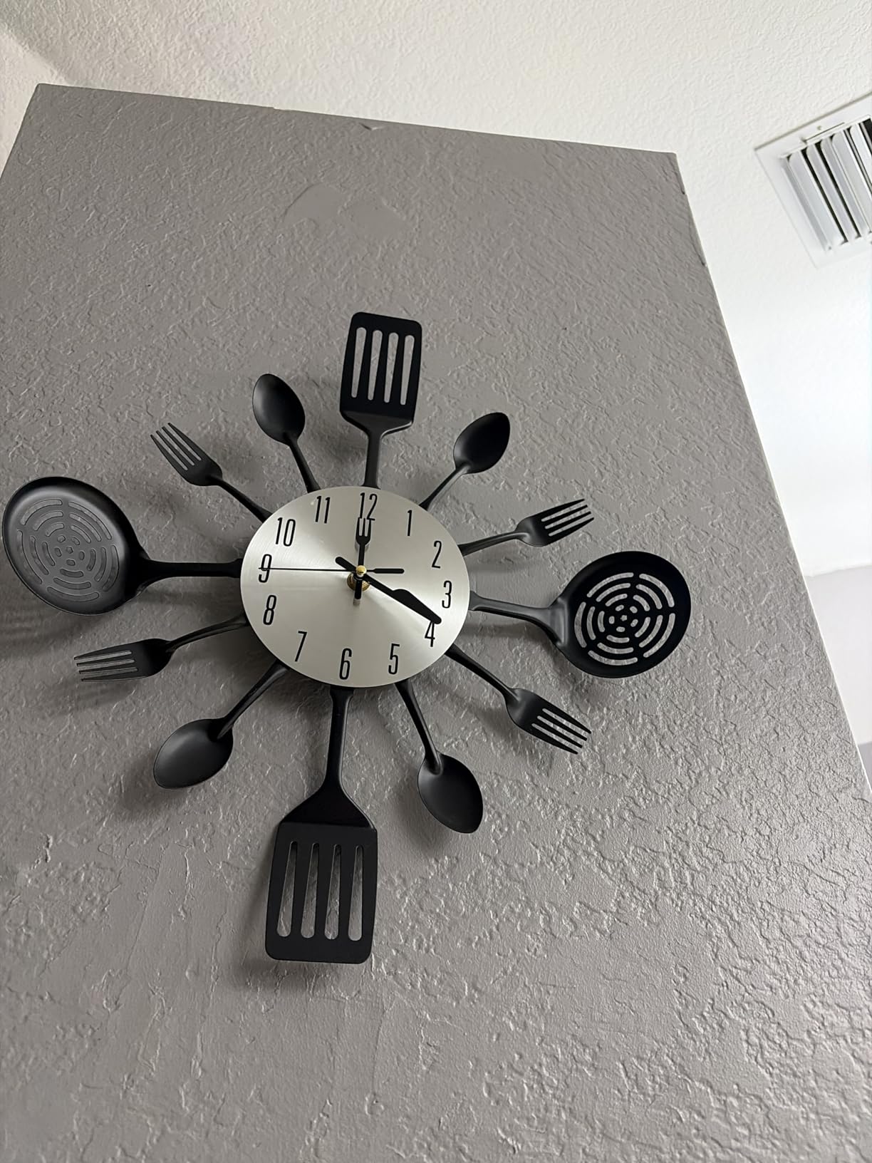 16 Inch Cutlery Kitchen Wall Clock - Silent Non-Ticking, Battery Operated, Fork & Spoon Design for Home, Dining Room Decor, for Mom, Wife, Cooking Lovers customer photo 1