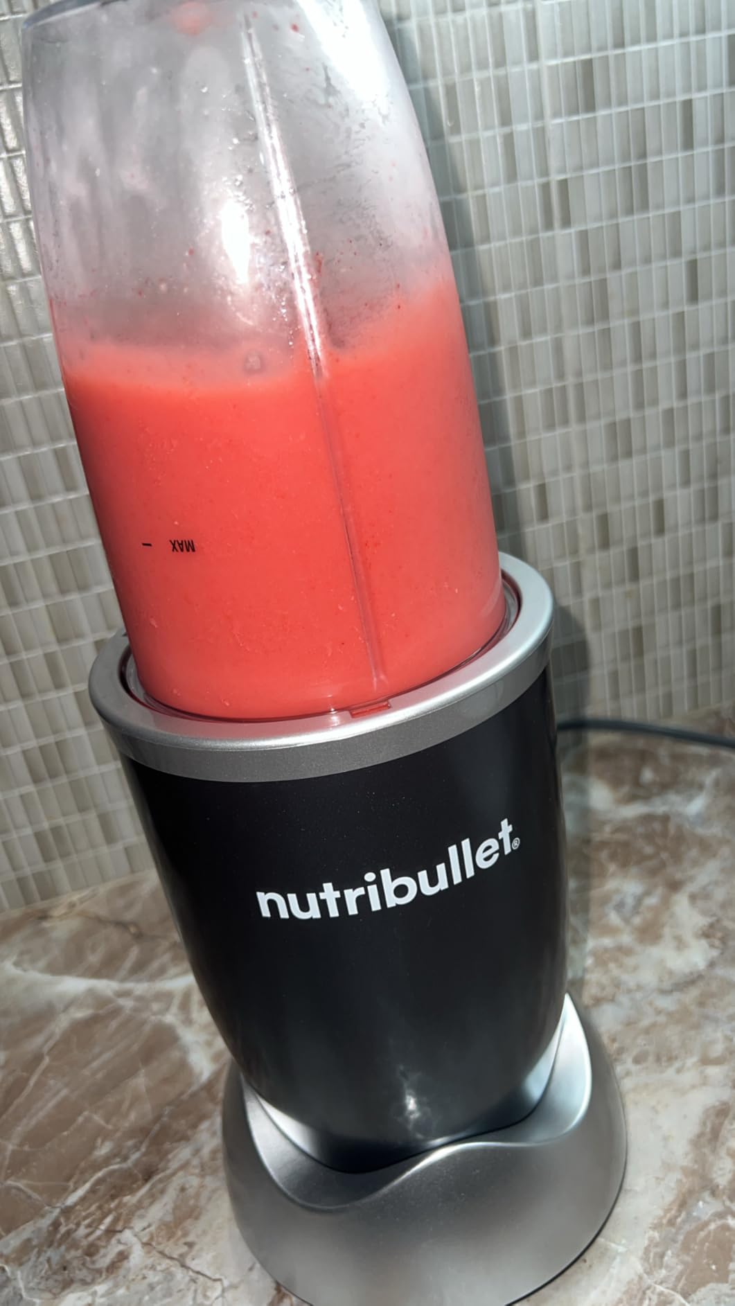 nutribullet Personal Blender for Shakes, Smoothies, Food Prep, and Frozen Blending, 24 Ounces, 700 Peak Watt,Dark Gray customer photo 2