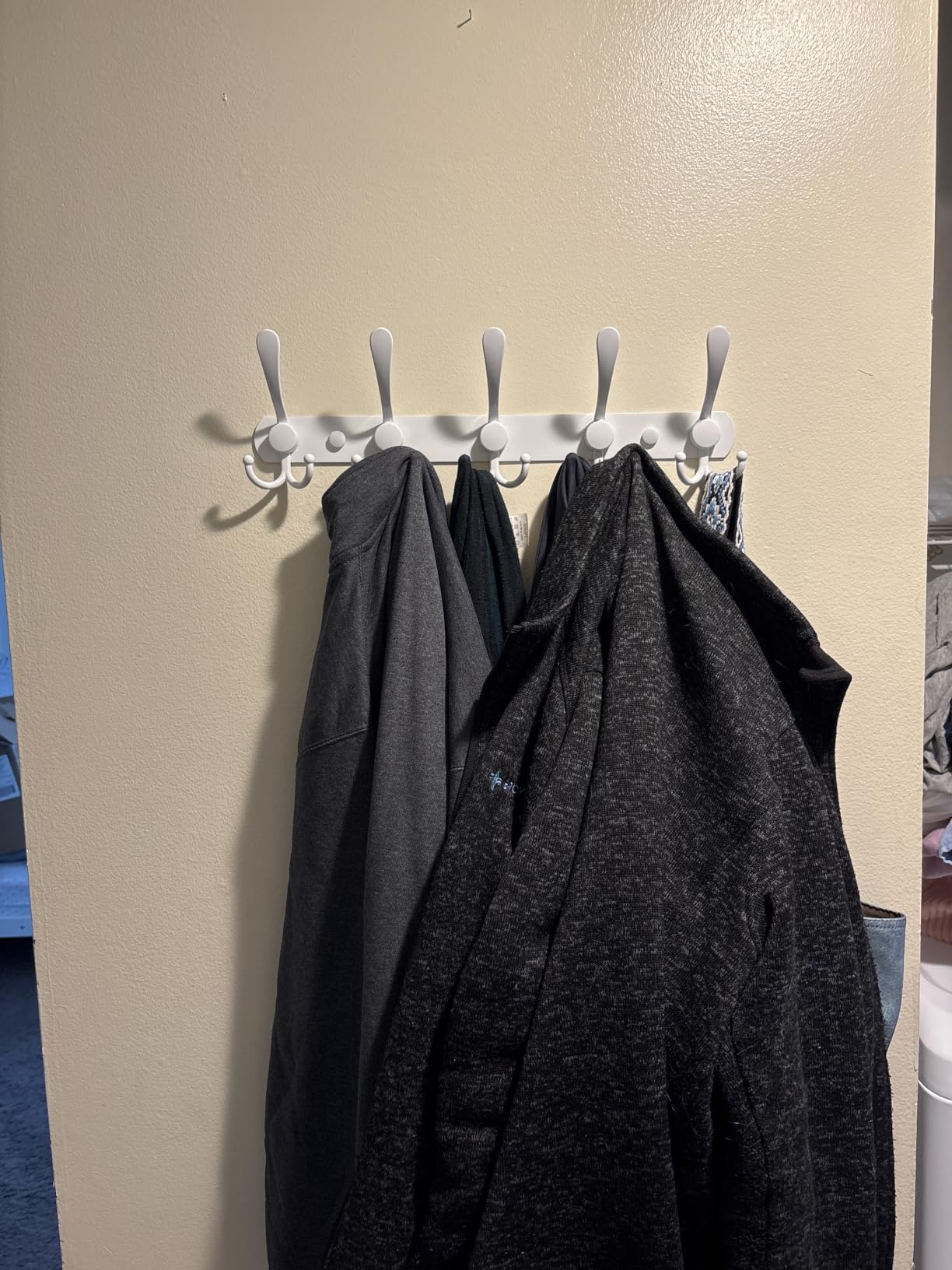 Dseap Coat Rack Wall Mounted - 5 Tri Hooks, Heavy Duty, Stainless Steel, Metal Coat Hook Rail for Coat Hat Towel Purse Robes Mudroom Bathroom Entryway (Black, 2 Packs) customer photo 1