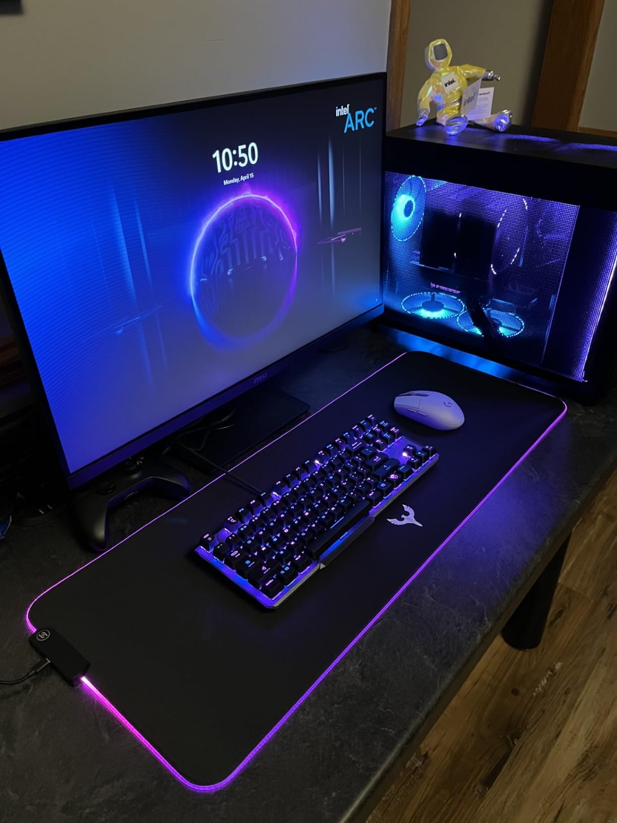 BladeHawks RGB Gaming Mouse Pad Extra Large Extended 31.5x12 Inch-Black customer photo 1