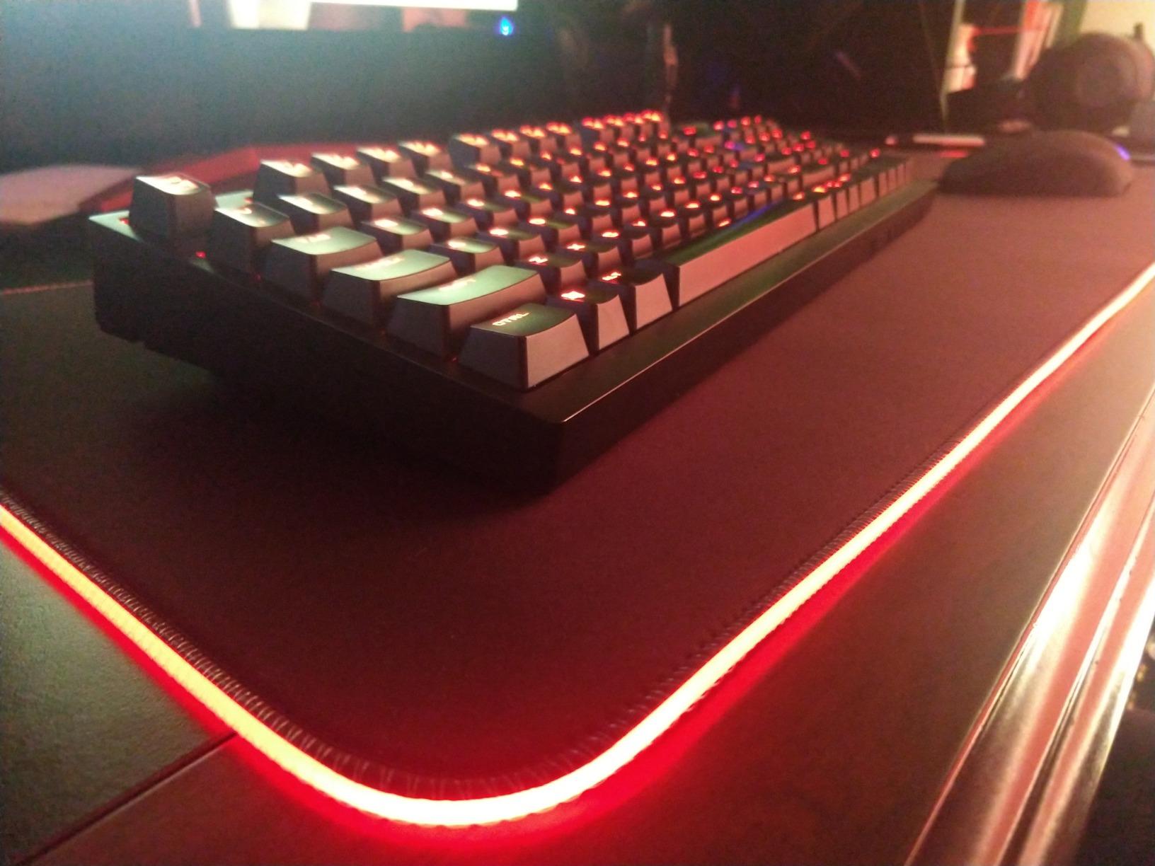 BladeHawks RGB Gaming Mouse Pad Extra Large Extended 31.5x12 Inch-Black customer photo 2