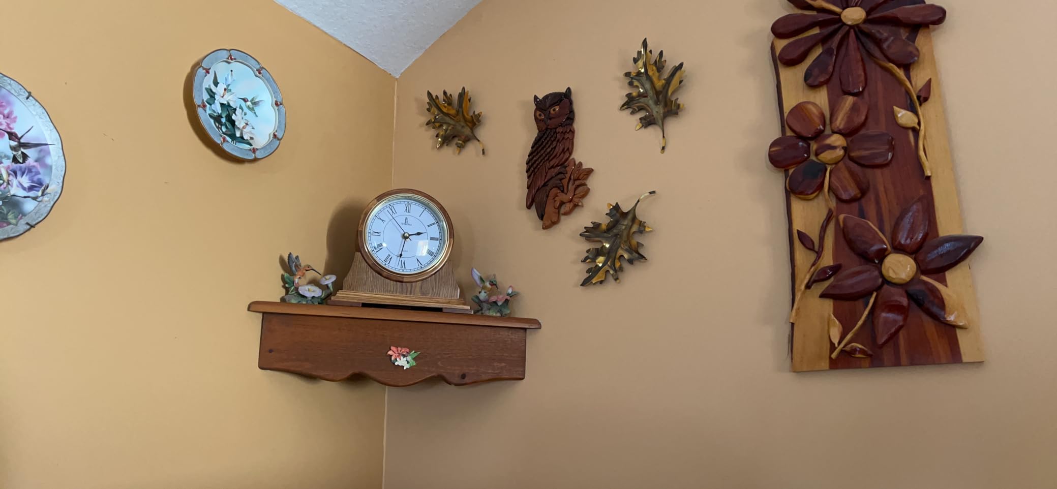 Mantel Clock for Living Room - Decorative Wood Mantle Clock Battery Operated - Silent Wooden Mantle Clock for Living Room Decor Above Fireplace Mantel, Office, Table, Shelf & Home Décor Gift 9x8.5 customer photo 1