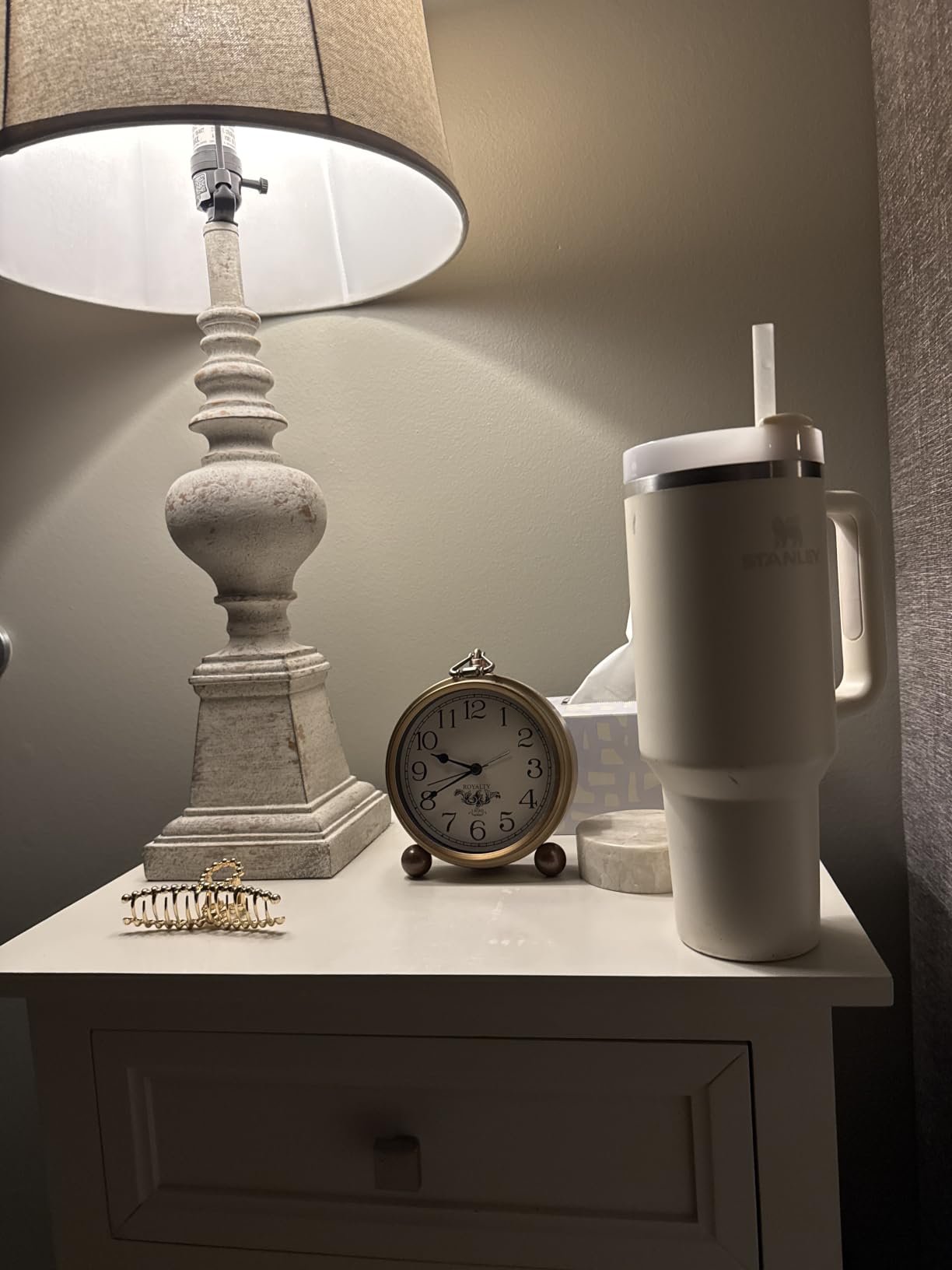 Maxspace Metal Golden Table Clock, Retro Vintage Non-Ticking Small Alarm Clock, Battery Operated Silent Quartz Movement HD Glass Desk Clock for Bedroom Living Room Indoor Decoration Kids... customer photo 2