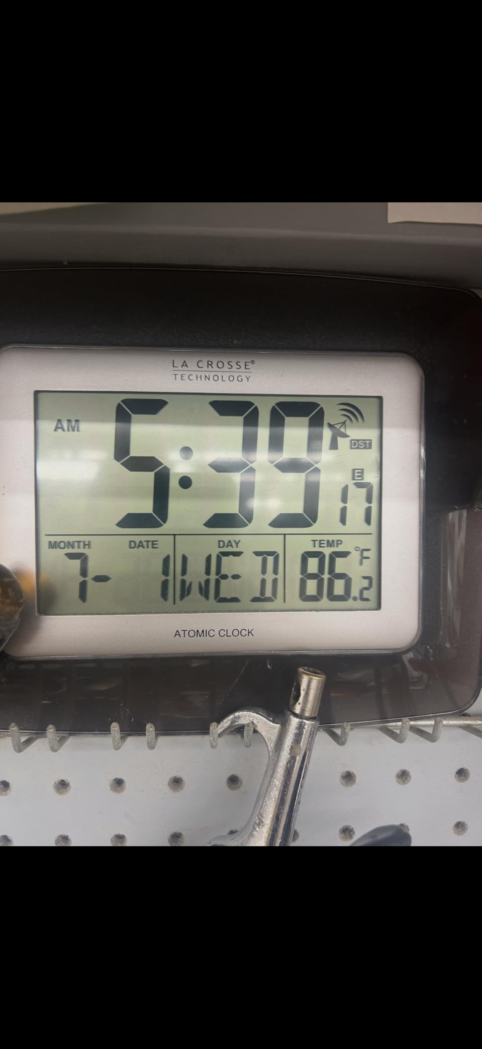 WallarGe Auto Set Digital Wall Clock Battery Operated, Desk Clocks with Temperature, Humidity and Date, Large Display Digital Calendar Alarm Clock for Elderly, Bedroom, Office, 8 Time Zone, Auto DST. customer photo 1