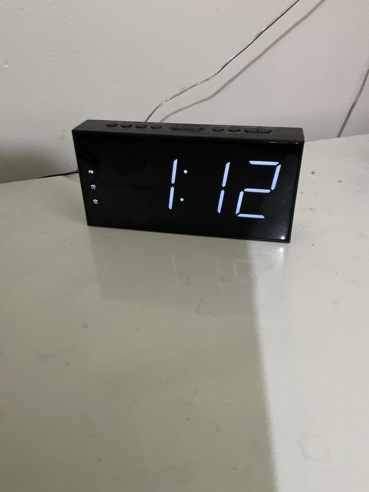 Digital Alarm Clock for Bedroom, 7.5-Inch Large Display, Dual Alarms | Big LED Numbers, Adjustable Alarm Volume for Heavy Sleepers, Dimmer, USB Charger, Plug-In Bedside Clock with Battery Backup customer photo 2