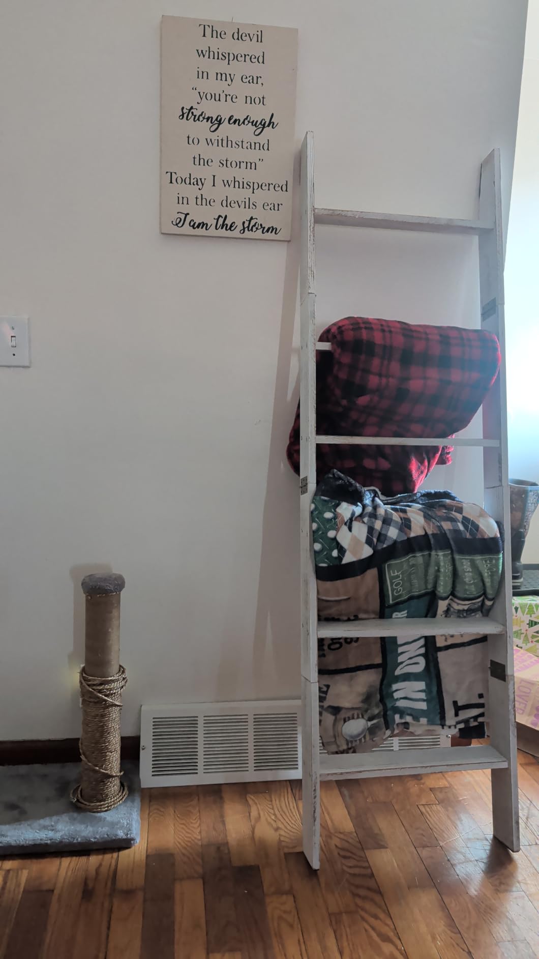 Honest Blanket Ladders for the Living Room, 5-Tier Blanket Holder, Wall-Leaning Blanket Rack, Ladder Shelves, Wooden Quilt Ladder, Farmhouse Decor, White customer photo 1