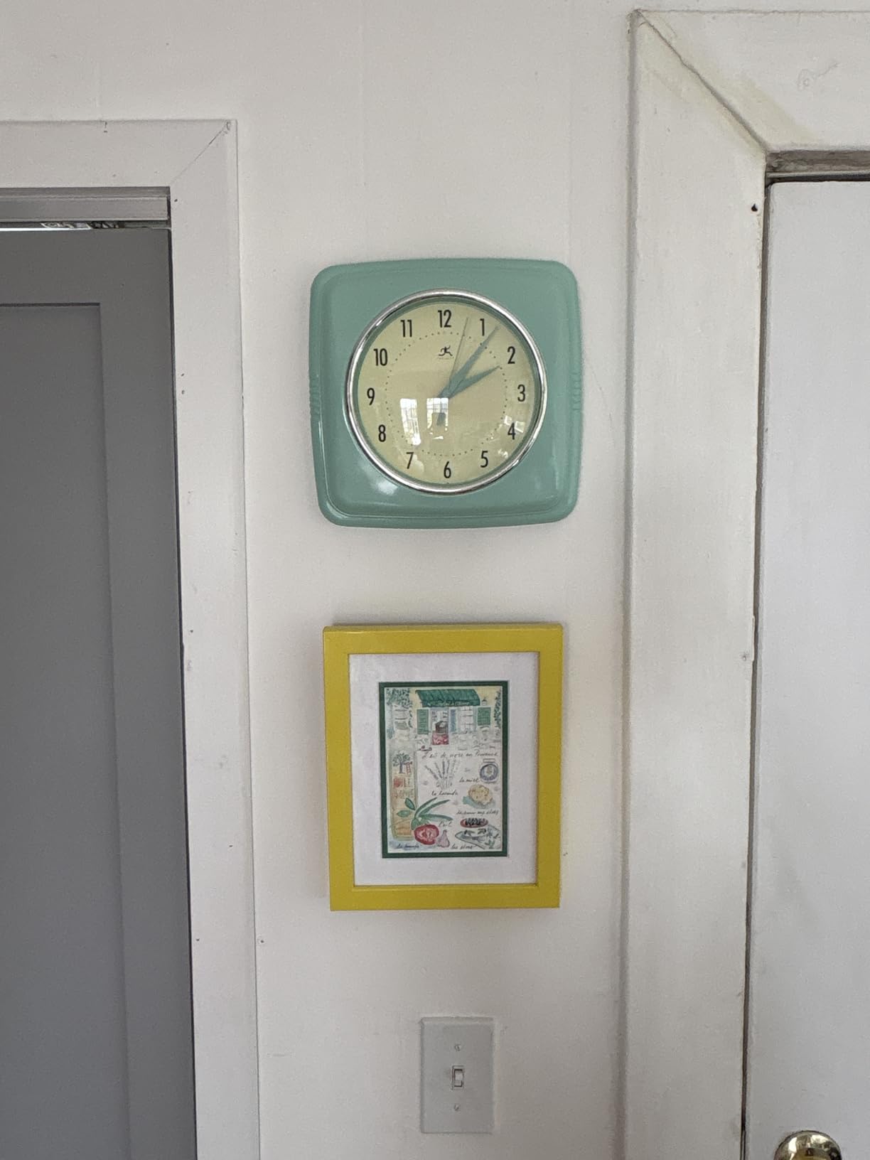 Infinity Instruments Square Silent Retro 9 inch Mid Century Modern Kitchen Diner Retro Wall Clock Quartz Sweep Movement (Green) customer photo 2