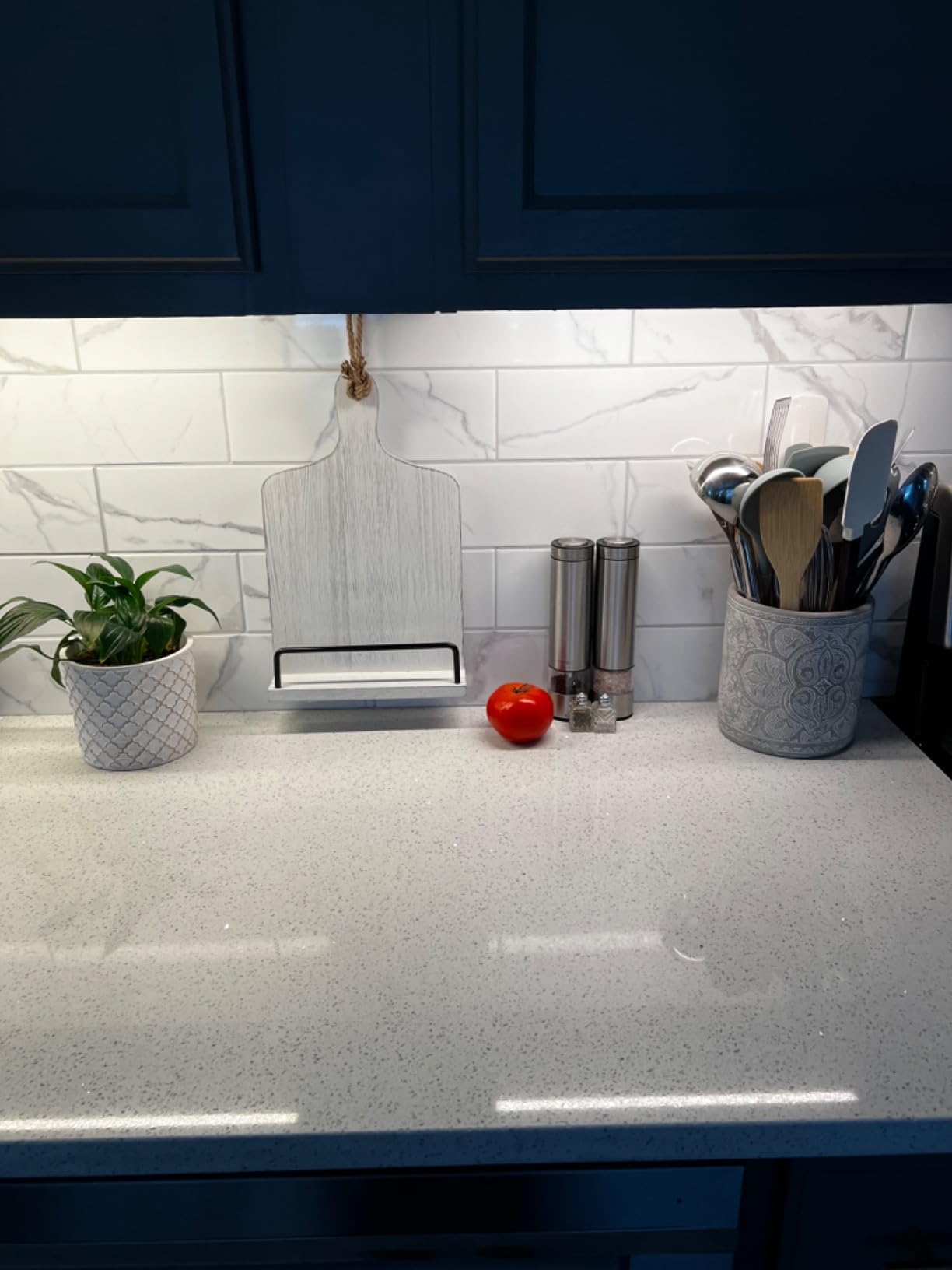 Soligt Cookbook Stand for Kitchen Counter - Brown customer photo 1