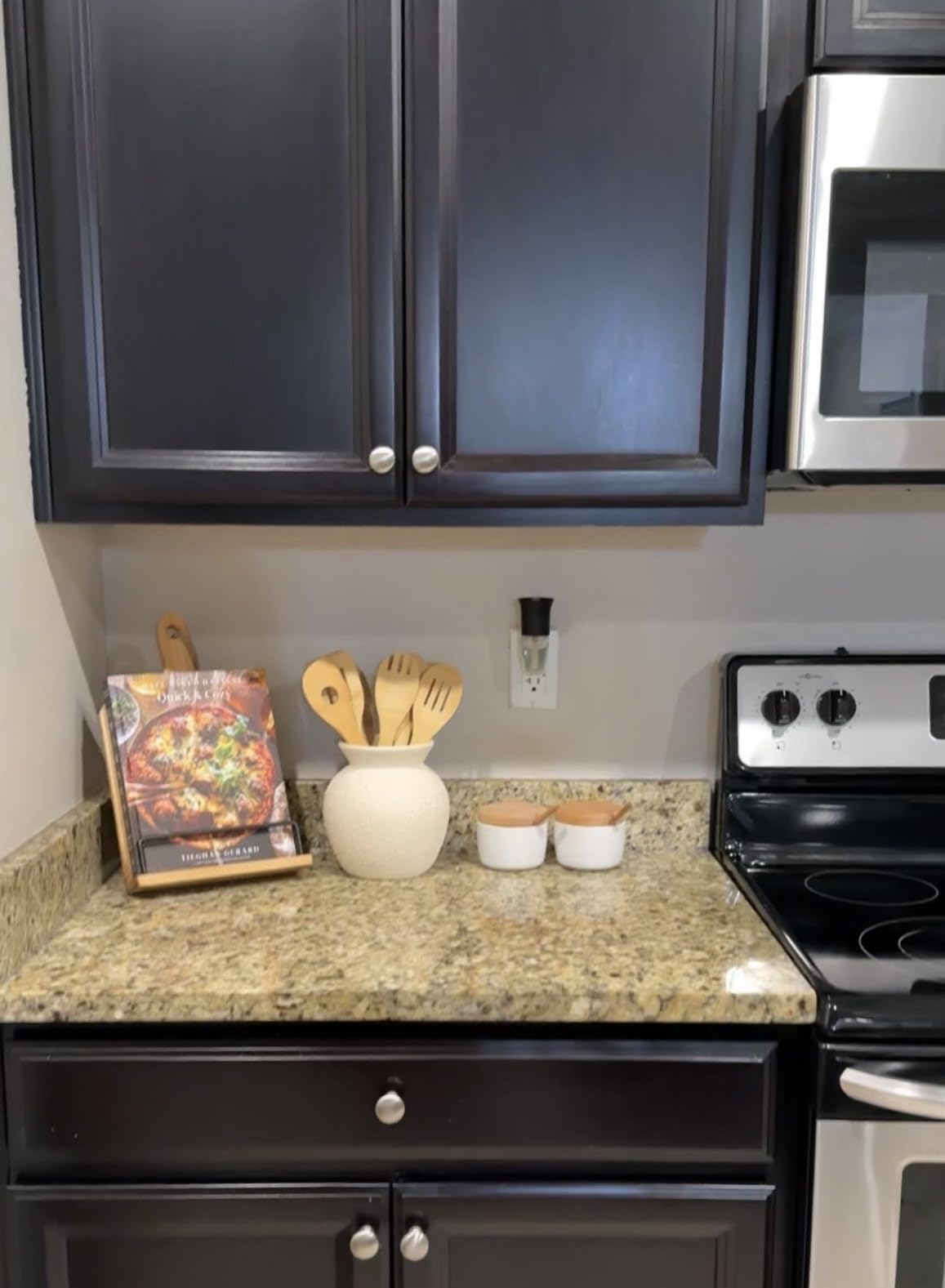 Soligt Cookbook Stand for Kitchen Counter - Brown customer photo 2
