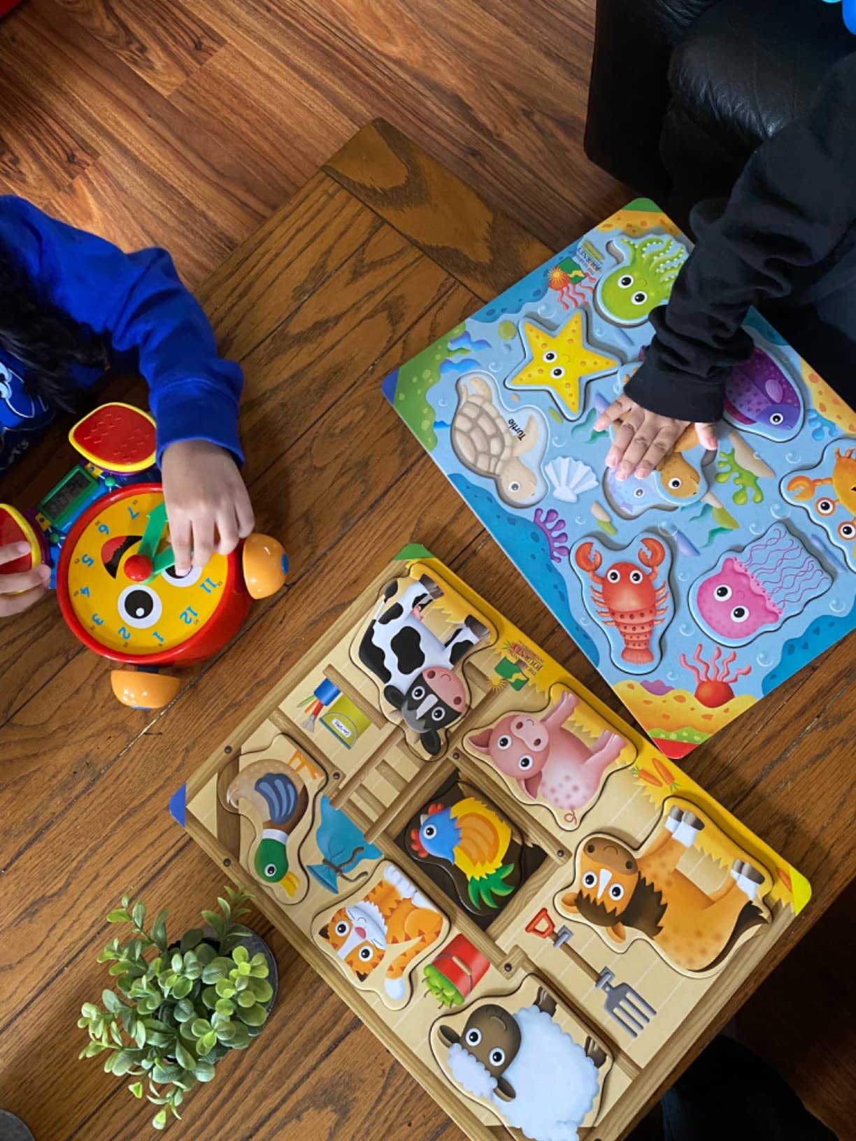 The Learning Journey - Telly Jr. Teaching Time Clock - Primary Color - Telling Time Teaching Clock - Toddler Toys & Gifts for Boys & Girls Ages 3 Years and Up customer photo 2