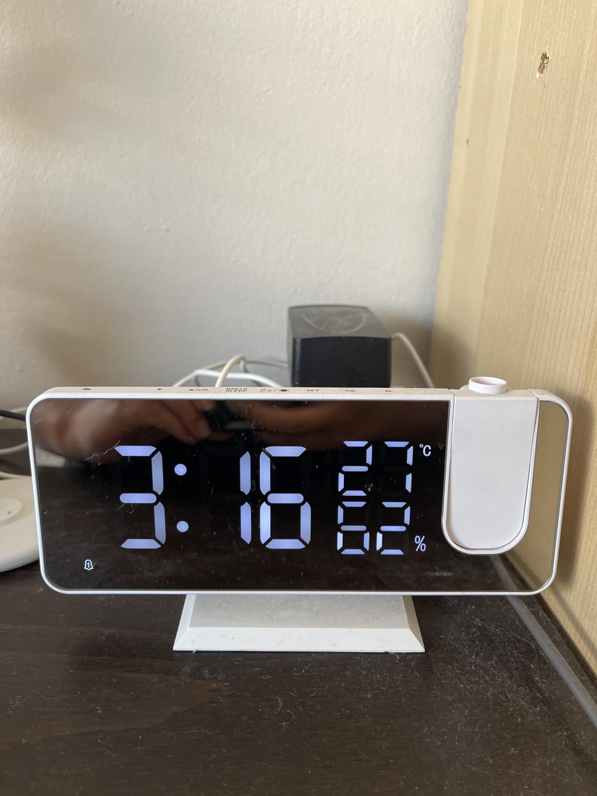 Projection Alarm Clock for Bedroom Ceiling Digital Radio with USB Charger Ports, 7.3