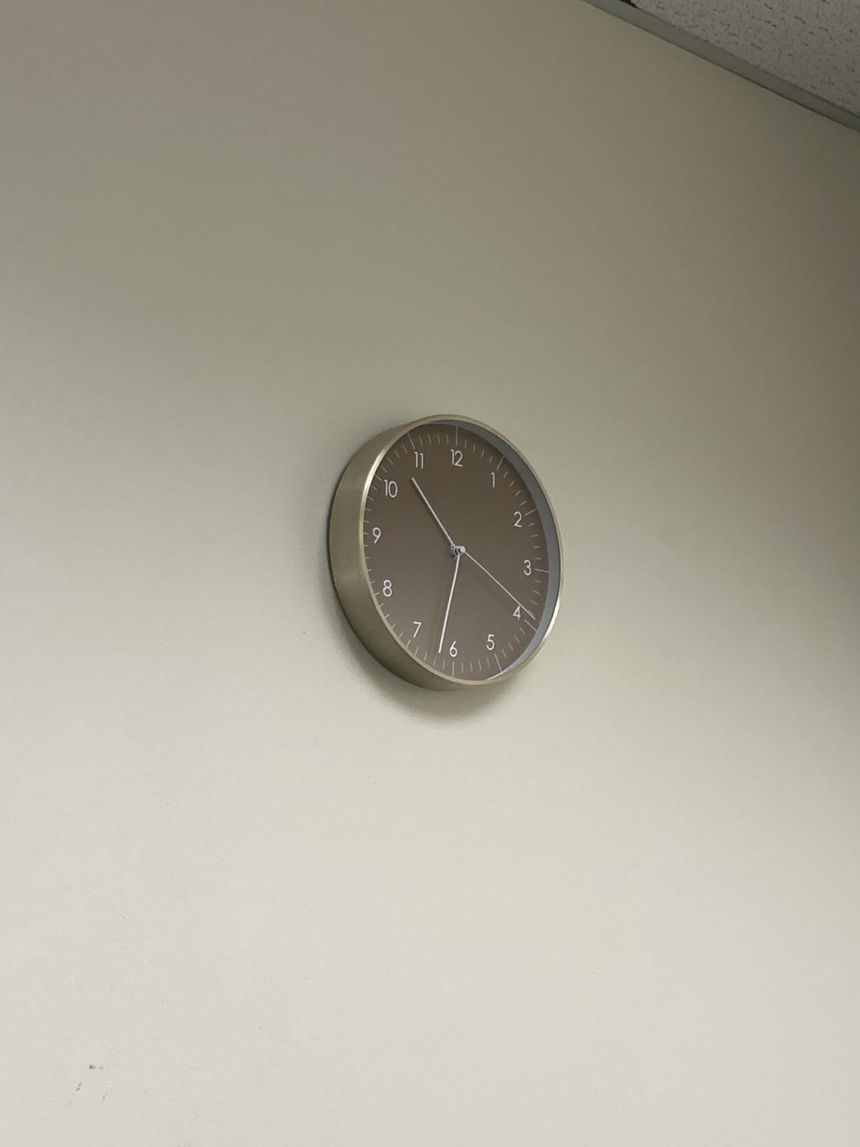 Modern Silent Quartz Wall Clock, 12in, White & Gold | Minimalist & Retro, for Living Room, Bedroom, Kitchen, Foyer, Sturdy aluminum frame, Dust proof glass, Battery operated customer photo 1