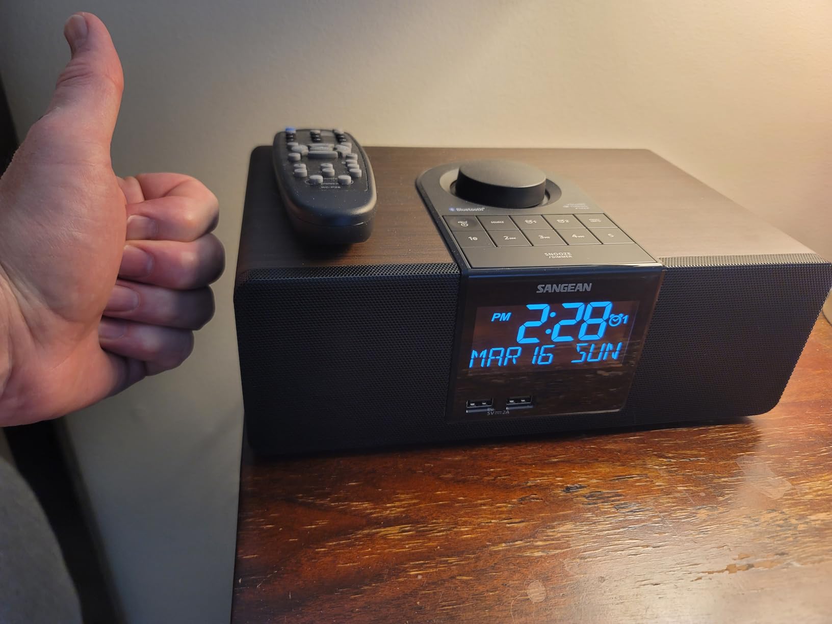 Sangean RCR-40 AM/FM-RDS(RBDS)/Bluetooth/AUX Digital Tuning Wooden Clock Radio with Battery Back-Up customer photo 1