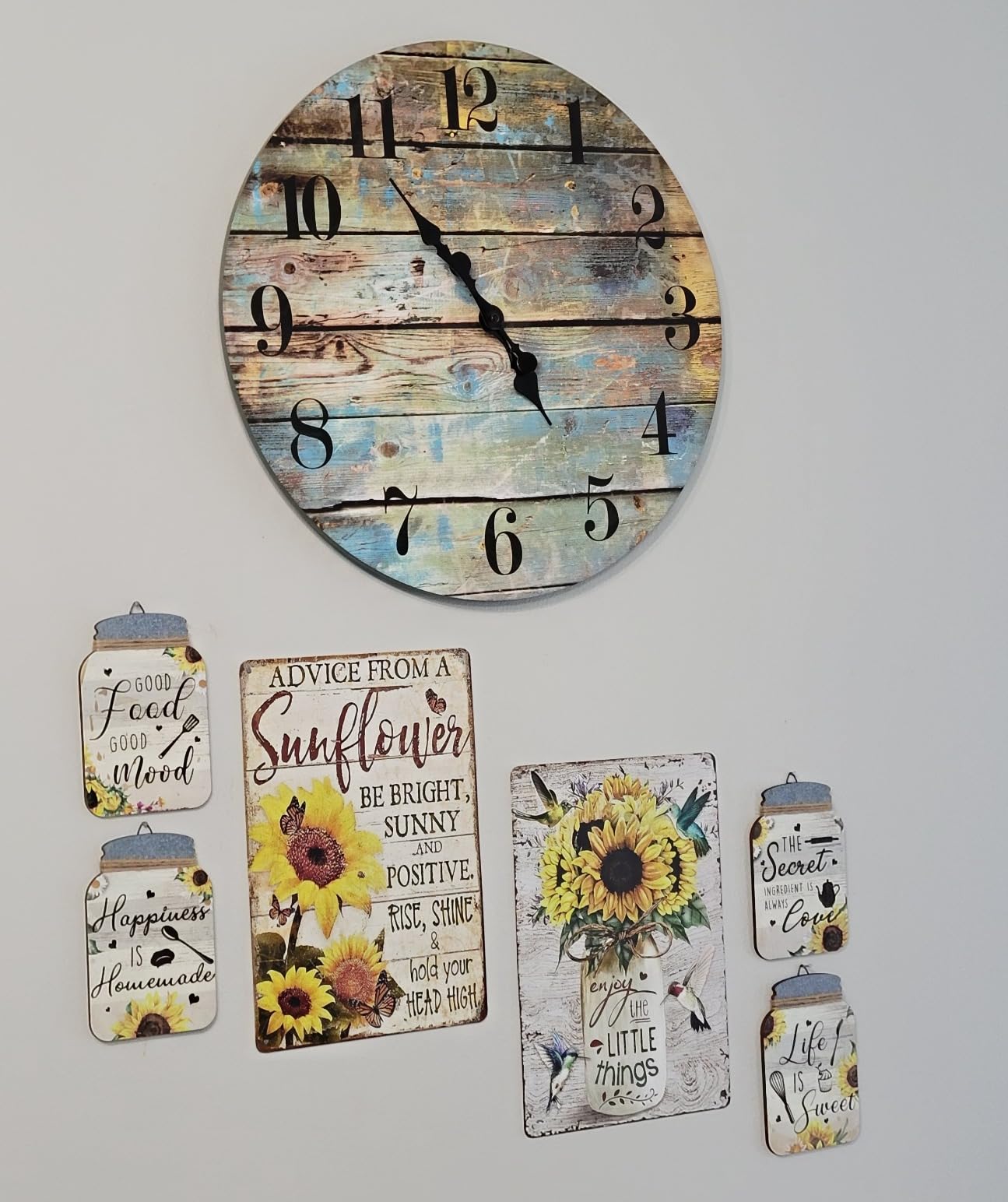 Stonebriar Vintage Farmhouse Wooden 23 Inch Round Battery Operated Hanging Wall Clock customer photo 1