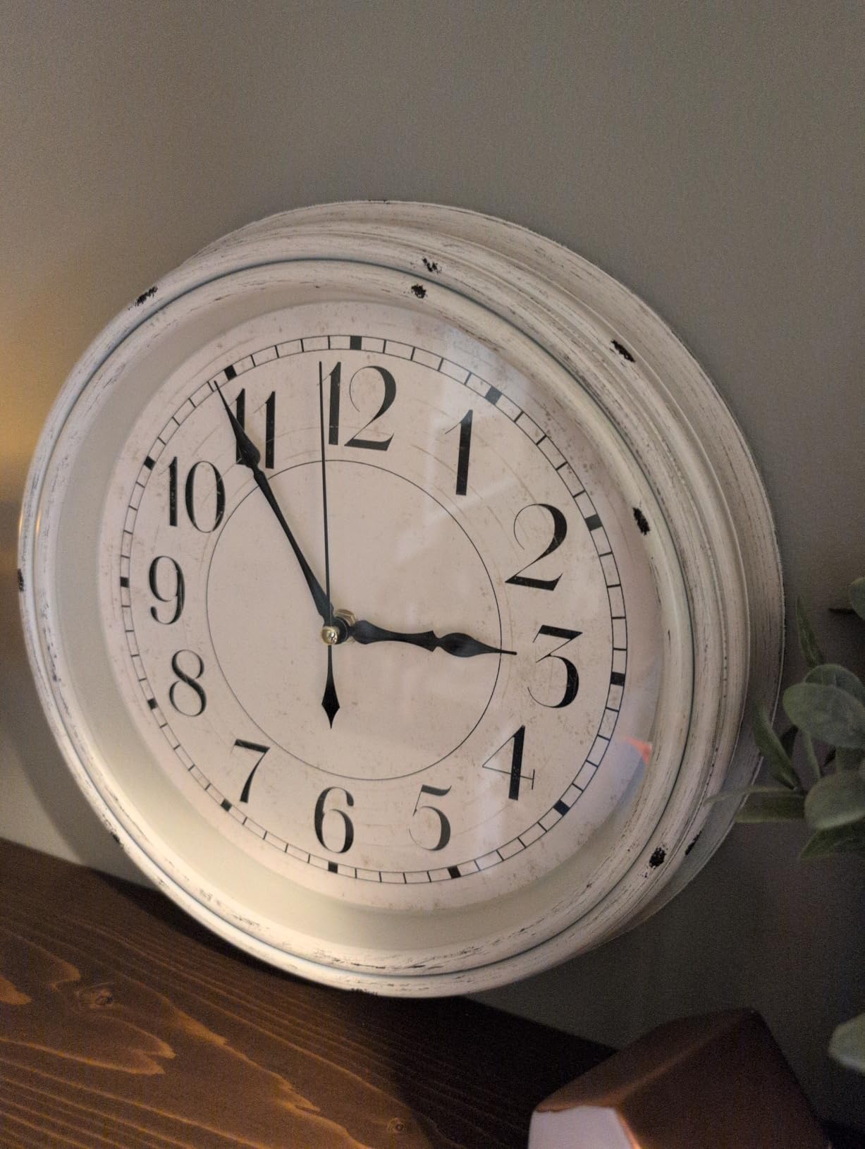 Peohud Silent Wall Clock, 12 Inch Vintage Non Ticking Quartz Battery Operated Round Clock, Rustic Wall Clock for Living Room Kitchen Home Office Classroom School customer photo 2