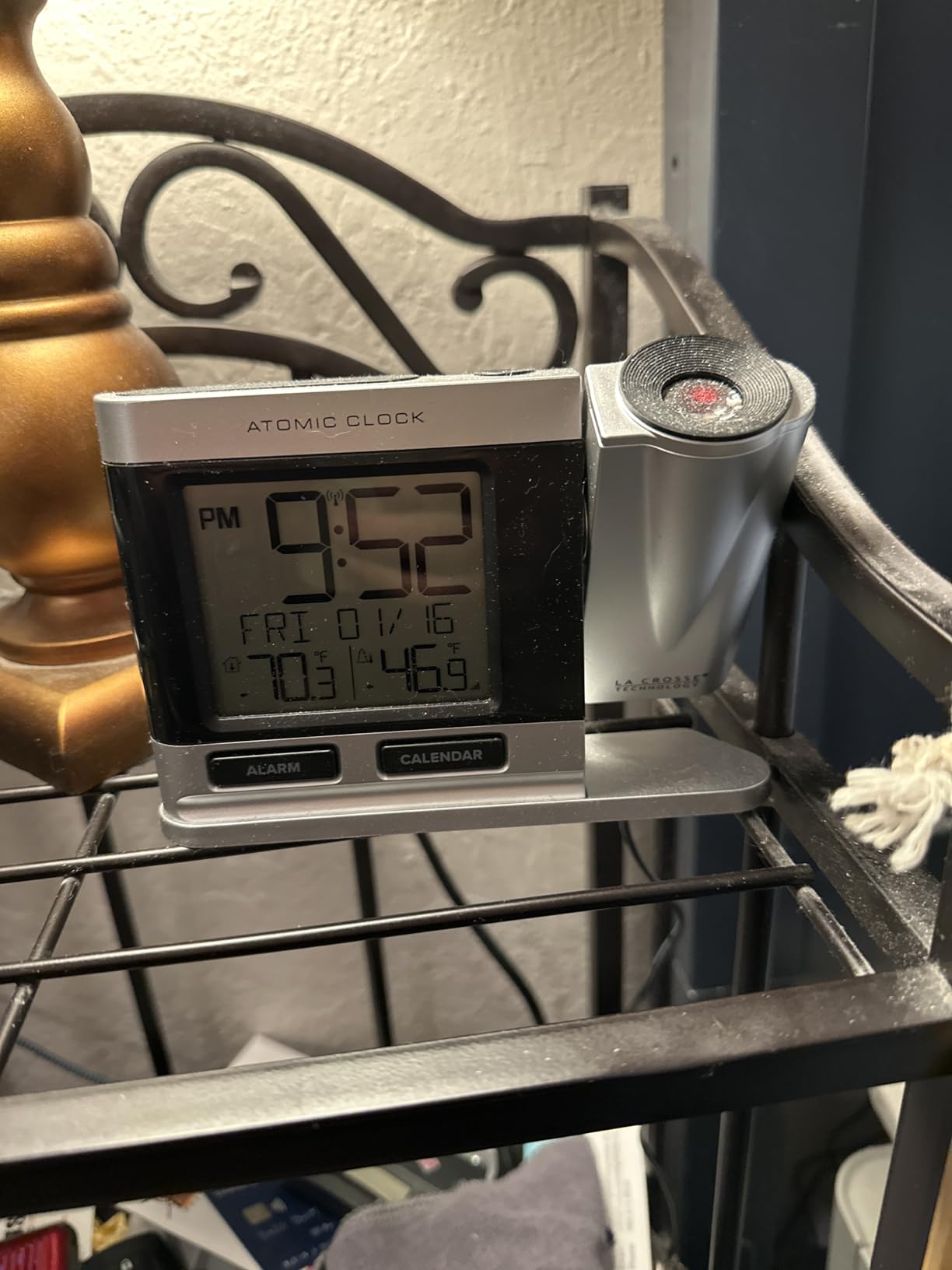 La Crosse Technology 616-41667-INT Black Atomic Projection Alarm Clock with Temperature customer photo 1