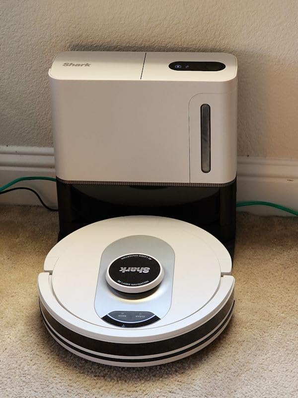 Shark AV2501S AI Ultra Robot Vacuum, with Matrix Clean, Home Mapping, 30-Day Capacity HEPA Bagless Self Empty Base, Perfect for Pet Hair, Wifi, Dark Grey customer photo 1