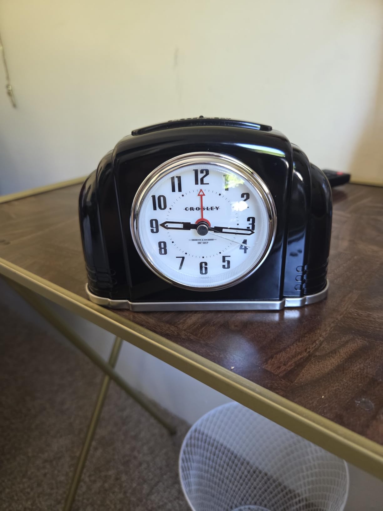 Crosley Vintage Art Deco Analog Alarm Clock, Quiet Ticking, Automatic Dimmable Smart Light, Simple Controls, (Black) customer photo 1