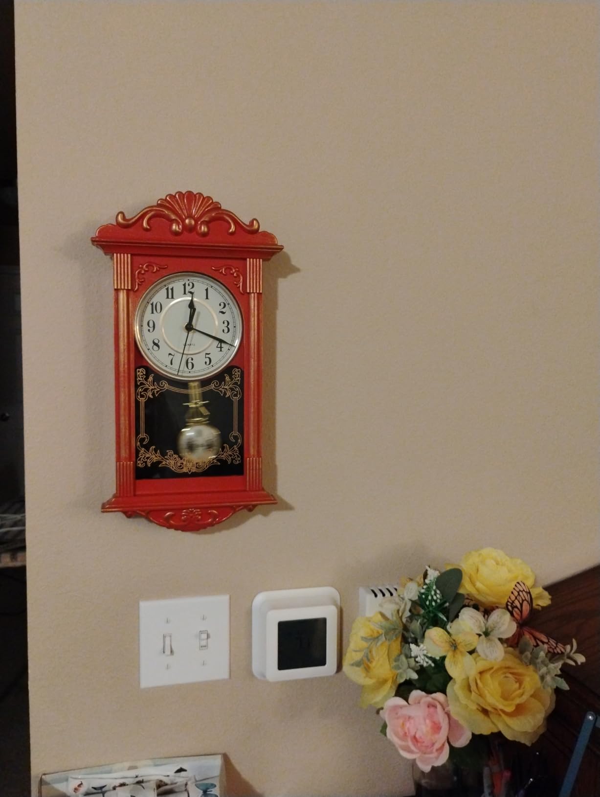 Clockswise Vintage Grandfather-Style Wall Clock with Wood-Effect Plastic Pendulum, Battery-Operated - for Home Decor, Living Room, Home Office, Kitchen or Dining Room (Brown) customer photo 1
