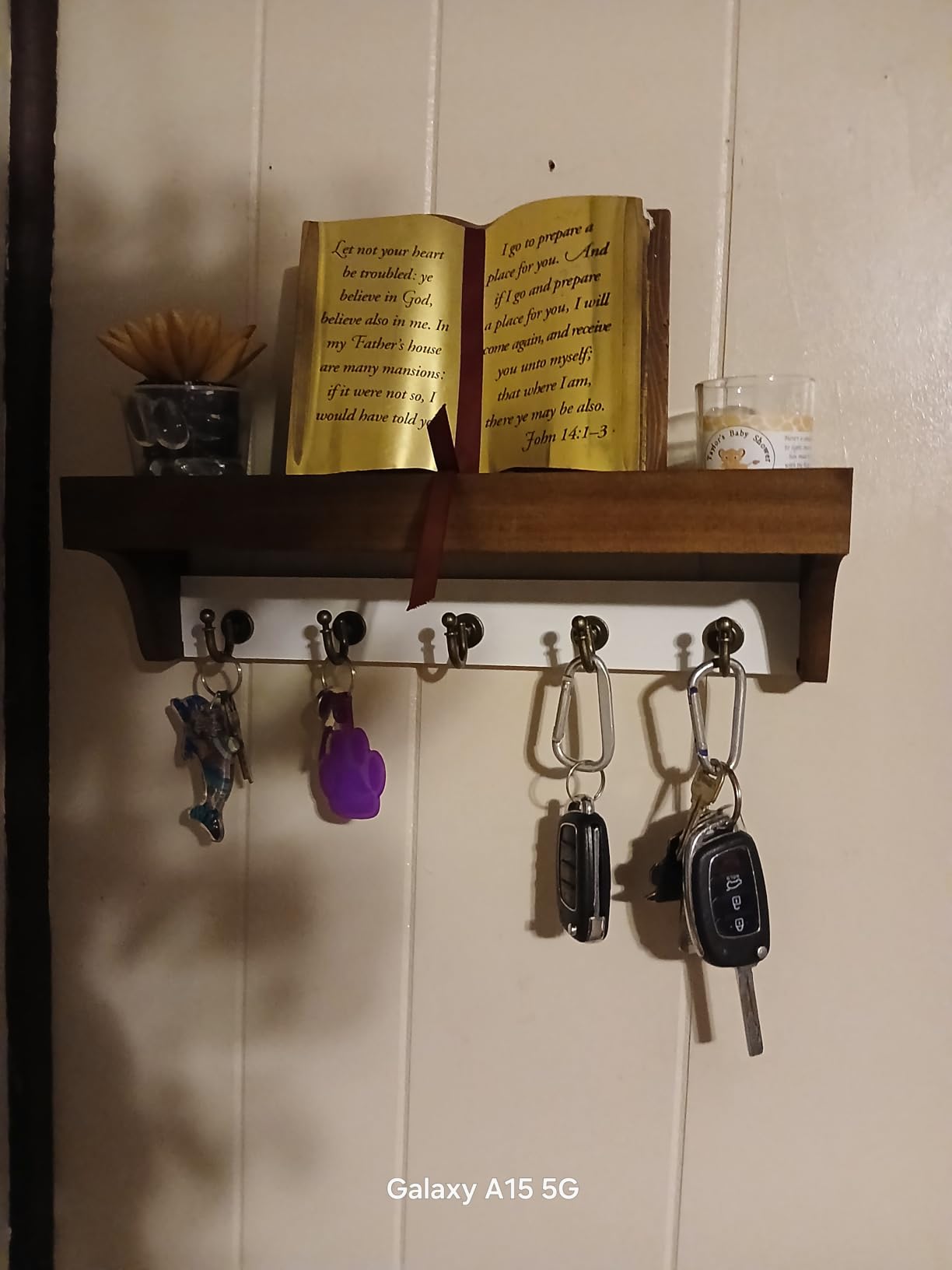 Rebee Vision Key Holder Wall Mount with 5 Hooks for Entryway, Retro Brown customer photo 2
