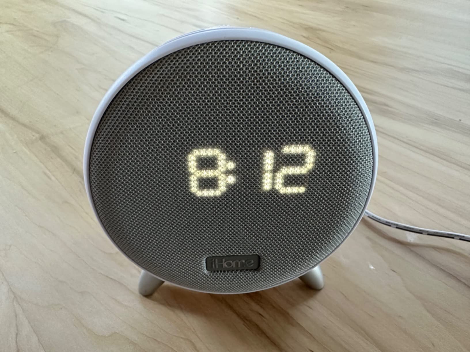 iHome Bluetooth Alarm Clock with 5W USB Charger, Dimmable LED Clock Display and Dual Alarms, Ideal for Bedroom, Home Office and Dorm Room customer photo 1