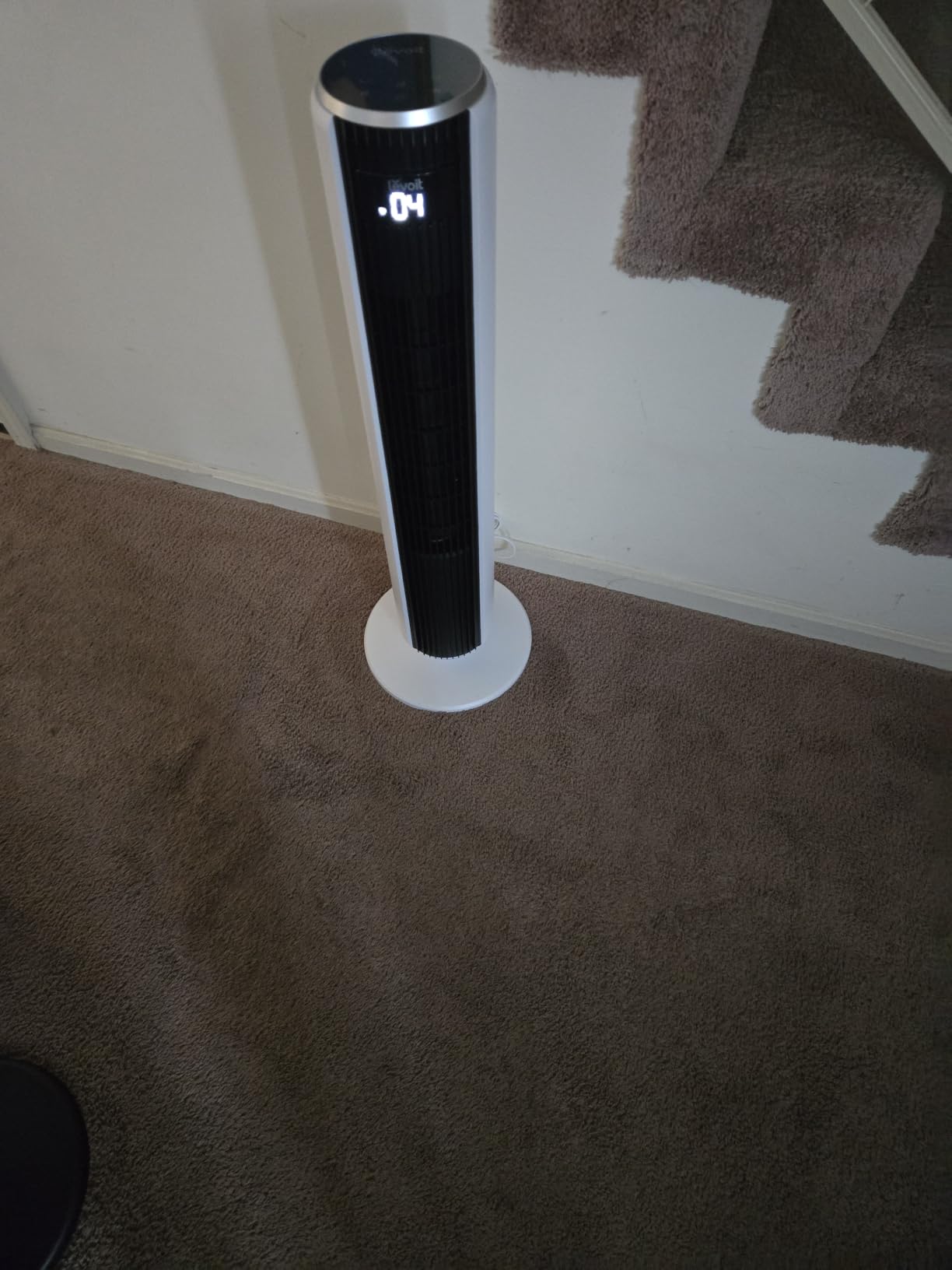 Levoit Tower Fan for Bedroom, 28ft/s Fans that Blow Cold Air, 28dB Quiet customer photo 1