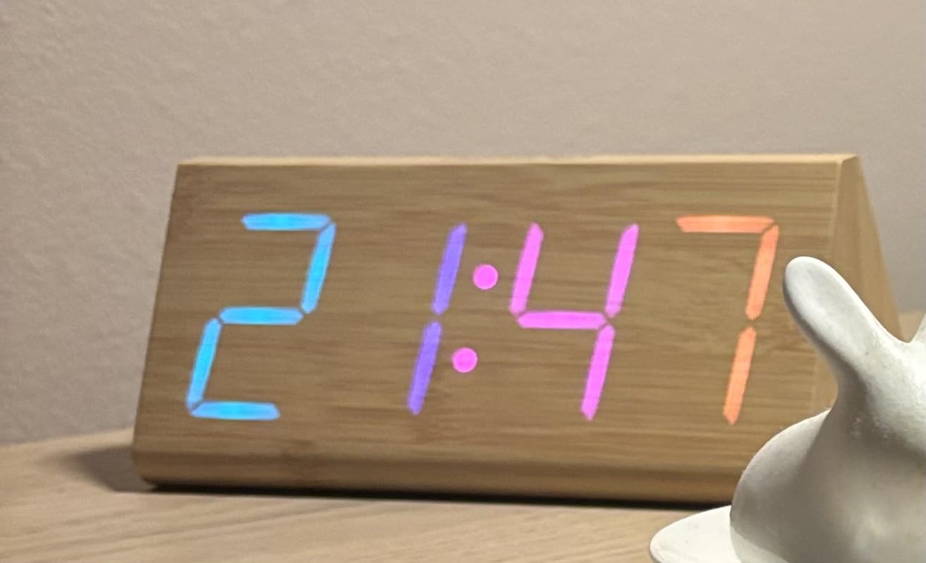 DreamSky Wooden Digital Alarm Clock for Bedroom Living Room, Large Numbers, Electric Desk Clock with USB Port, Loud Alarm for Heavy Sleepers, Adjustable Volume, Dimmer, DST, Wood Decor Gifts (Plug-in) customer photo 1