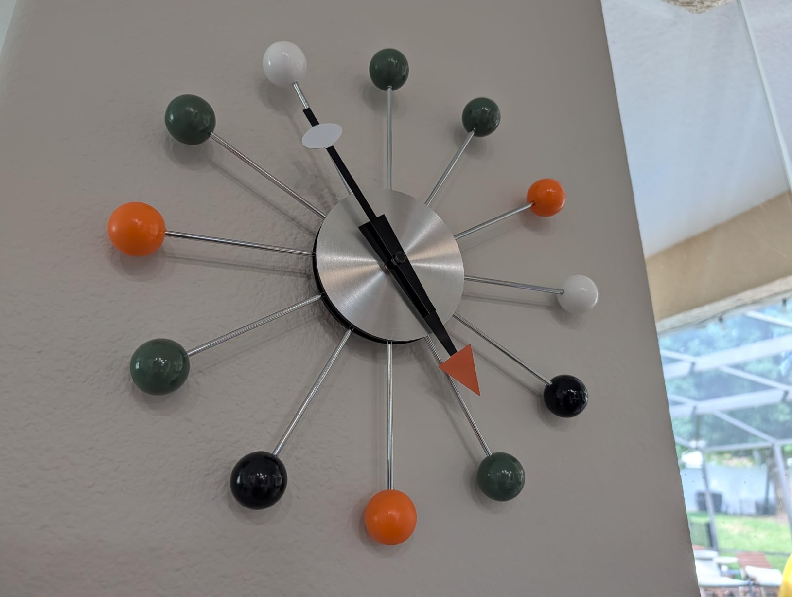 NUOVO 13 Inch Multicolor Mid Century Creative Silent Quartz Personality Funny Decorative Wall Clock for Kitchen customer photo 1