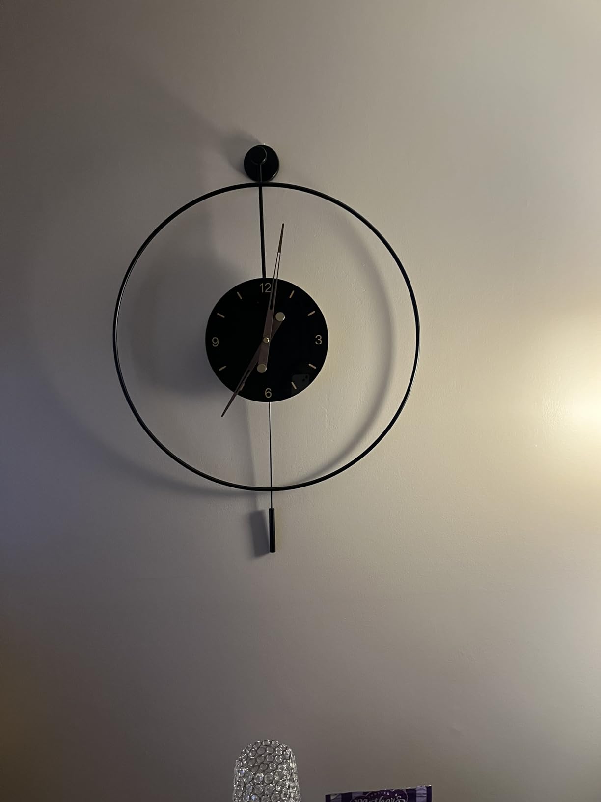 SHISEDECO Classical Large Modern Metal Frame Pendulum Wall Clock Gold 24