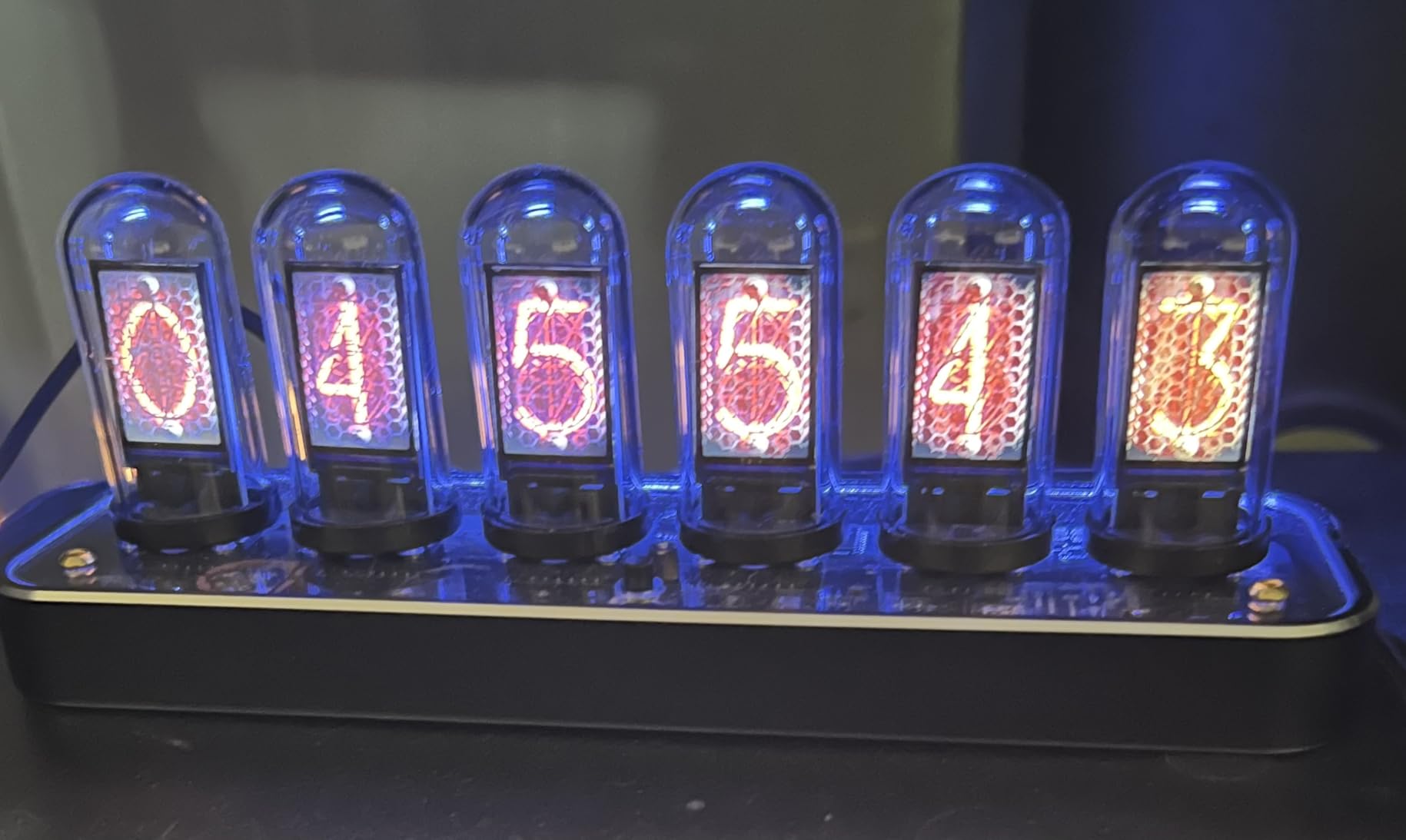 Nixie Clock, Imitation Glow Tube IPS Aluminum Alloy Base, Support Uploading Custom Pictures, 12/24 Hours Switch, 40 Kinds of Clock Style, Gesture Control, Creative Desktop Decoration, Black customer photo 1