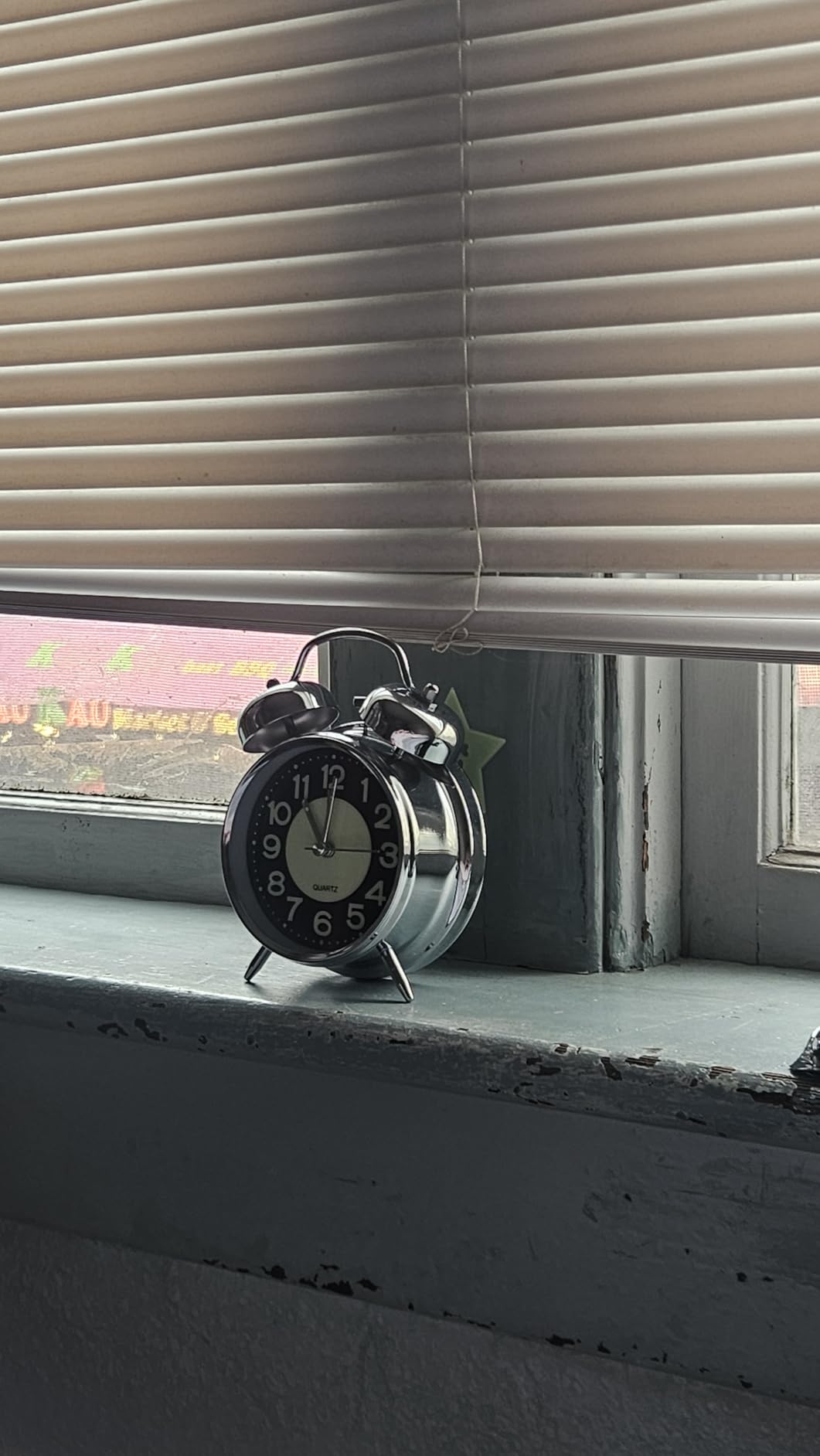 AYRELY Super Loud Alarm Clock for Heavy Sleepers Adults, Metal 4.5 Inches Twin Bell Retro, Silent Non-Ticking Quartz with Backlight, Metal Dial, Alarm Clocks for Bedrooms and Bedside customer photo 1