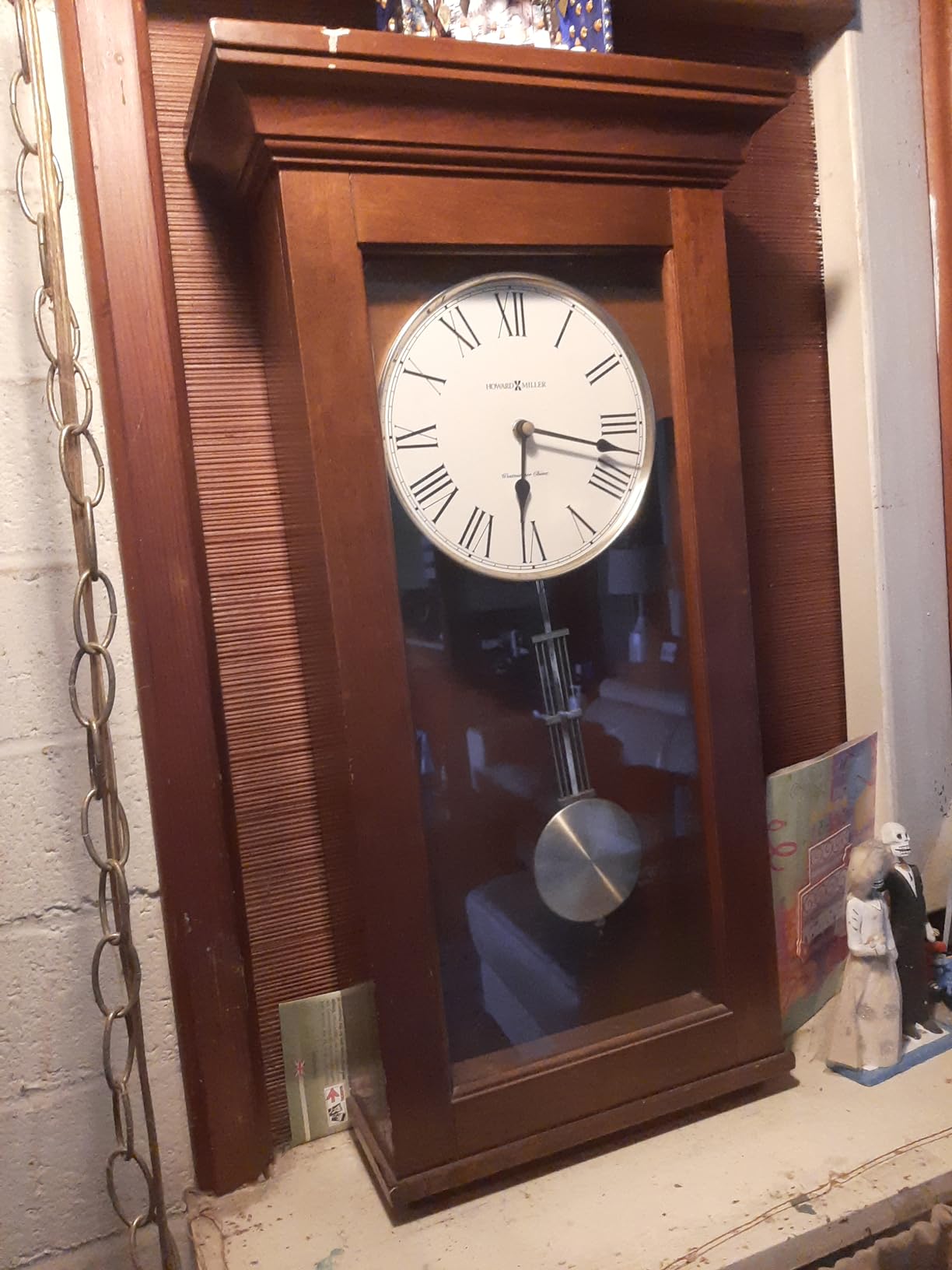 Howard Miller Middlebury Wall Clock II 549-532 - Cherry Bordeaux Finish, Brushed Brass Pendulum Bob, Quartz Single-Chime Movement with Automatic Nighttime Shutoff customer photo 1
