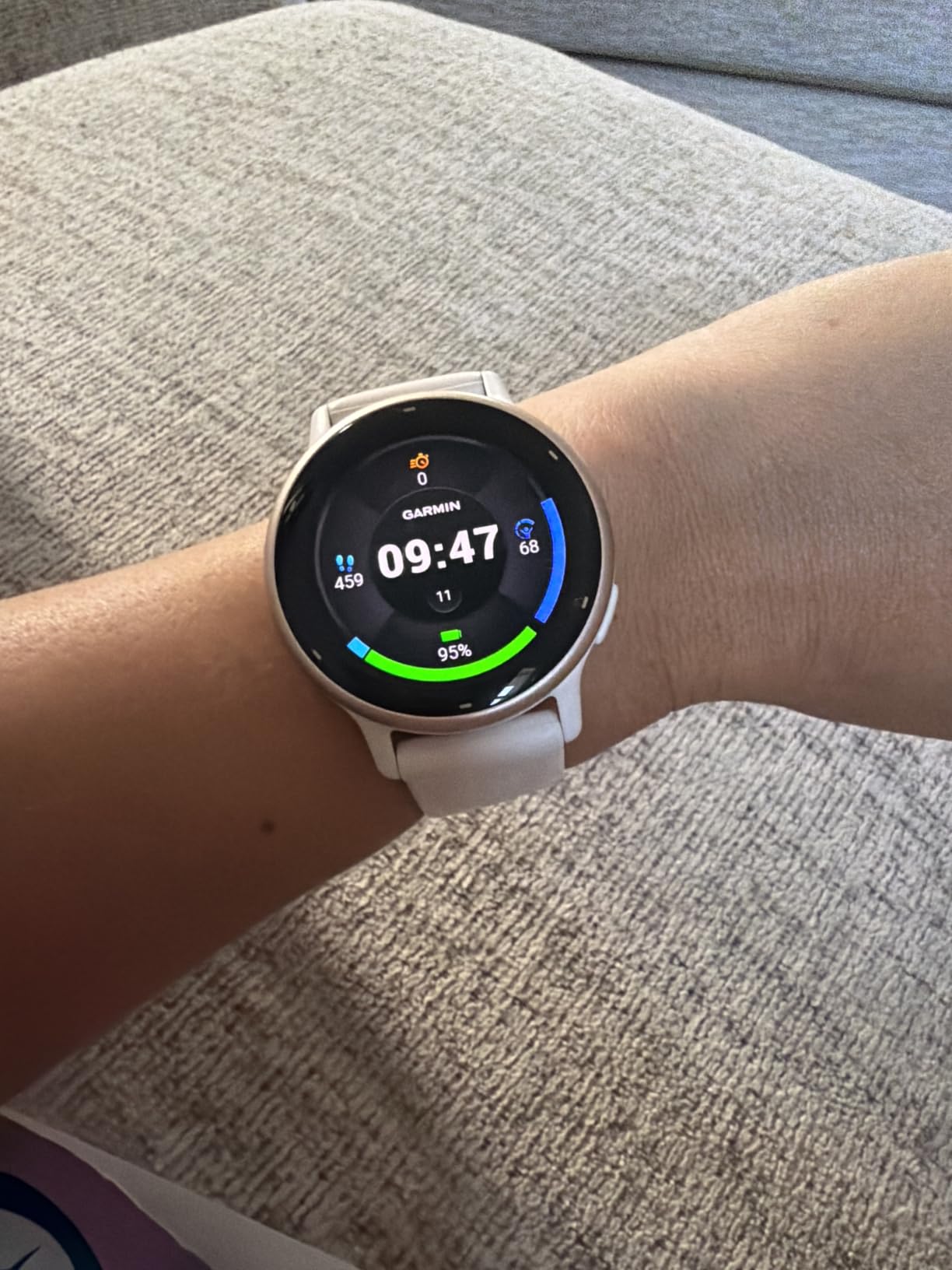 Garmin vívoactive 5, Health & Fitness GPS Smartwatch, 42mm, Navy | 24/7 Health Monitoring, Built-In Sports Apps, Sleep Coach, Body Battery Energy Monitoring, Workout Benefit & Recovery Time customer photo 1