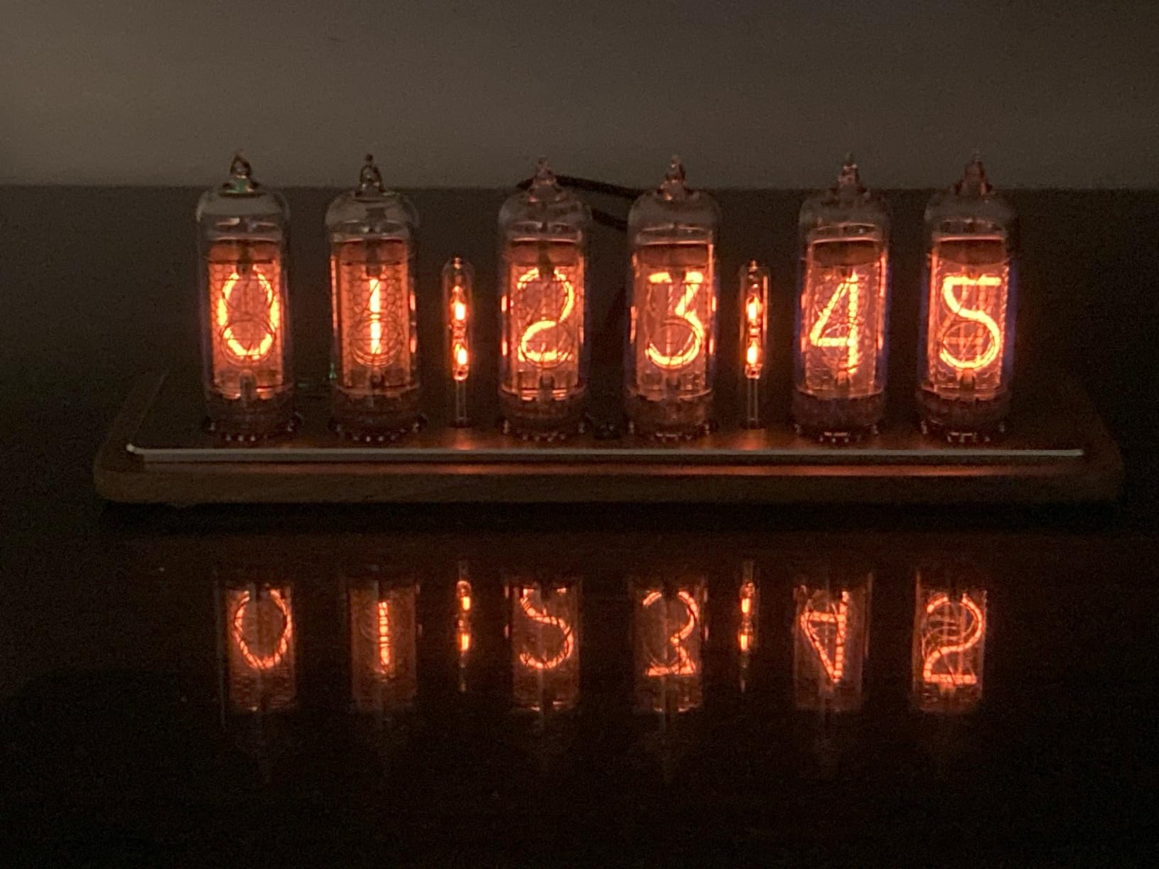 Nixie Tube Clock Glow Tube IN14 Voice Chime, WiFi Timing, 12/24 Hours Switching, Black Walnut Base, Brightness auto-Sensing Adjustment, Desktop Decorative Gift customer photo 2