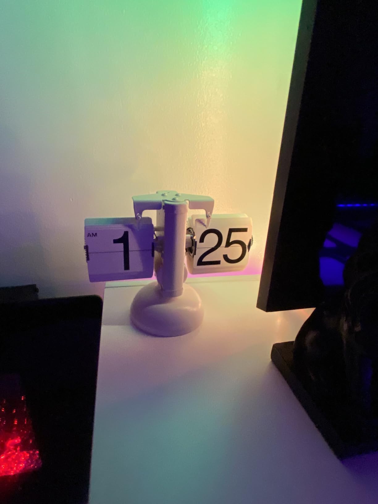 Metal Flip Desk Clock (White), Retro Design Auto Flip Table Clock | Vintage Flip Table Clock, Large Number, Battery Operated, Home Decor, Ideal for Home Office School Hotel Cafe customer photo 1