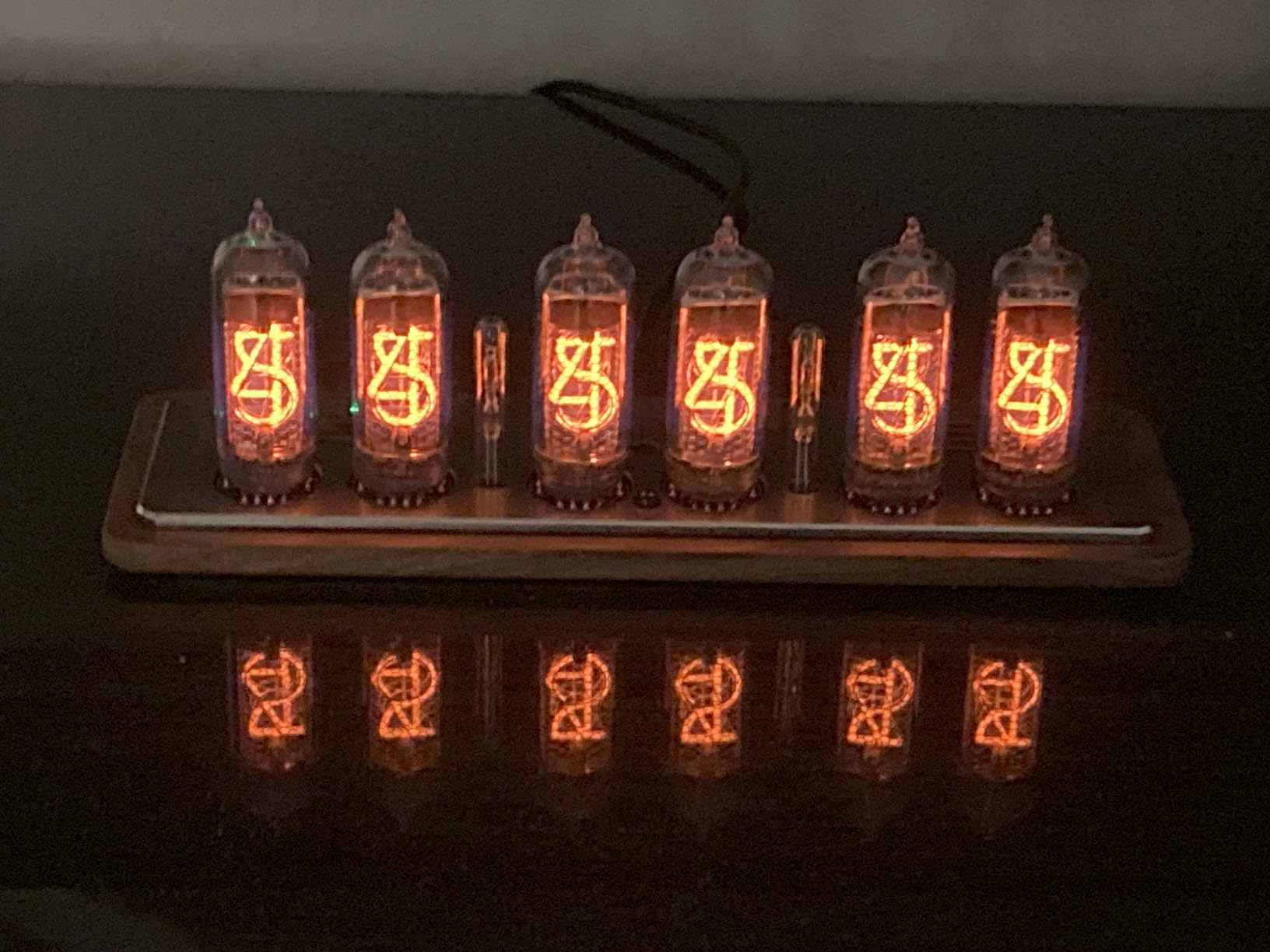 Nixie Tube Clock Glow Tube IN14 Voice Chime, WiFi Timing, 12/24 Hours Switching, Black Walnut Base, Brightness auto-Sensing Adjustment, Desktop Decorative Gift (In14 Single Tube) customer photo 1