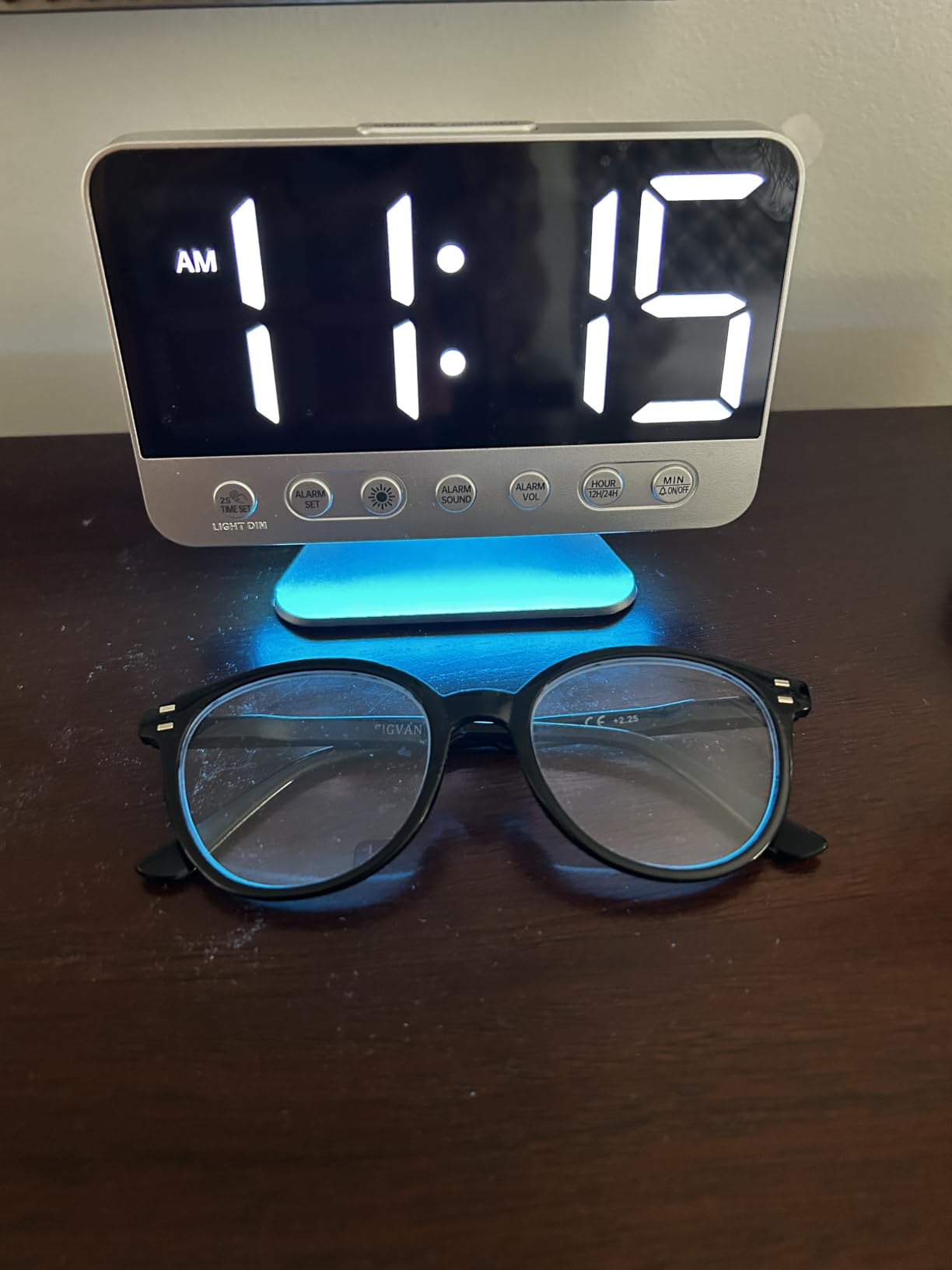 Odokee Digital Alarm Clocks for Bedrooms: Large Bold Number 5 Brightness Dimmer - Easy to Read Across The Room - 5 Alarm Sound 8 Night Light - Silver customer photo 2