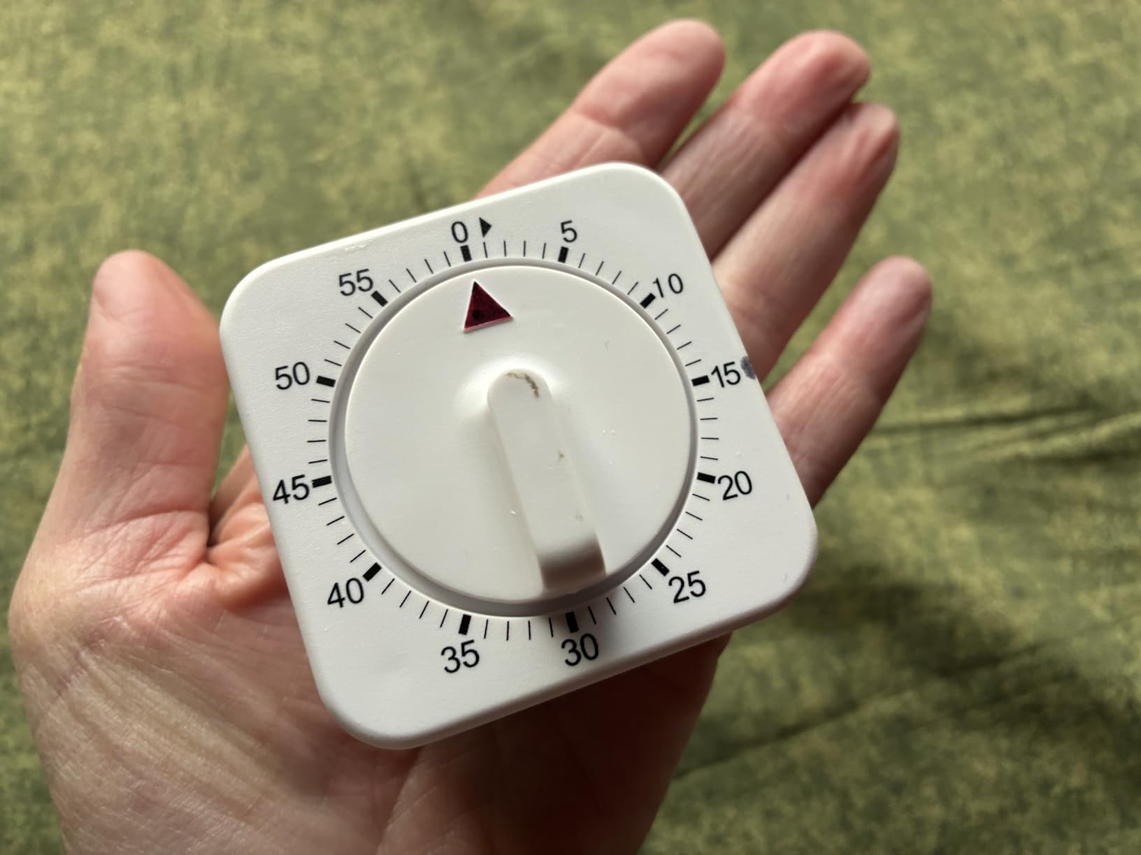 Square 60 Minute Mechanical Kitchen Timer - Visual Kitchen Cooking Timer Clock with Loud Alarm - No Batteries Required - Manual Countdown Timer for Classroom, Home, Study and Cooking (White) customer photo 1