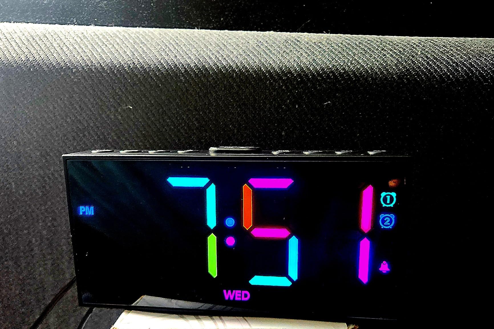 Vibrating Alarm Clock for Heavy Sleepers with Bed Shaker, 116dB Dual Alarms | 3 Wake-Up Modes 3 Vibration Levels, Weekday/Weekend Mode, 5 Volumes 5 Dimmers, 7.5-Inch Display, USB Charging, Battery Backup customer photo 1